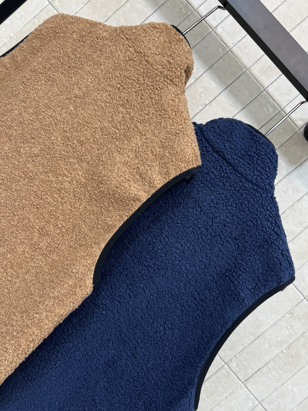 MIu家 25秋冬新款 摇粒绒拉链马甲外套 造型时髦的单品搭配 小立领无袖背心马甲 上身帅气又时髦有型 