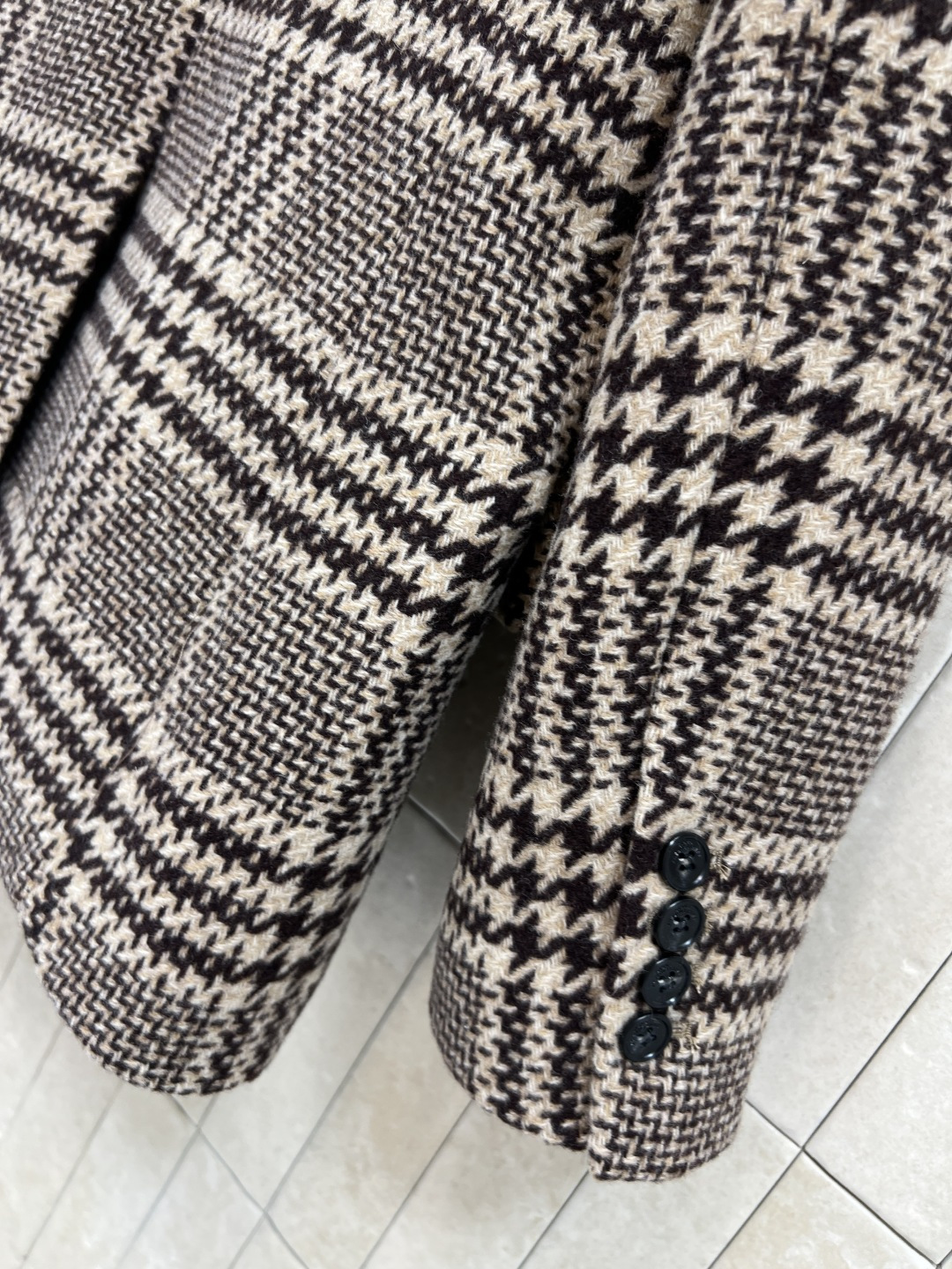 25秋冬新款 羊毛格纹西装外套 充满秋冬Feel 浓浓的复古范 可飒可时髦 知性帅气气质感 廓形感剪裁设