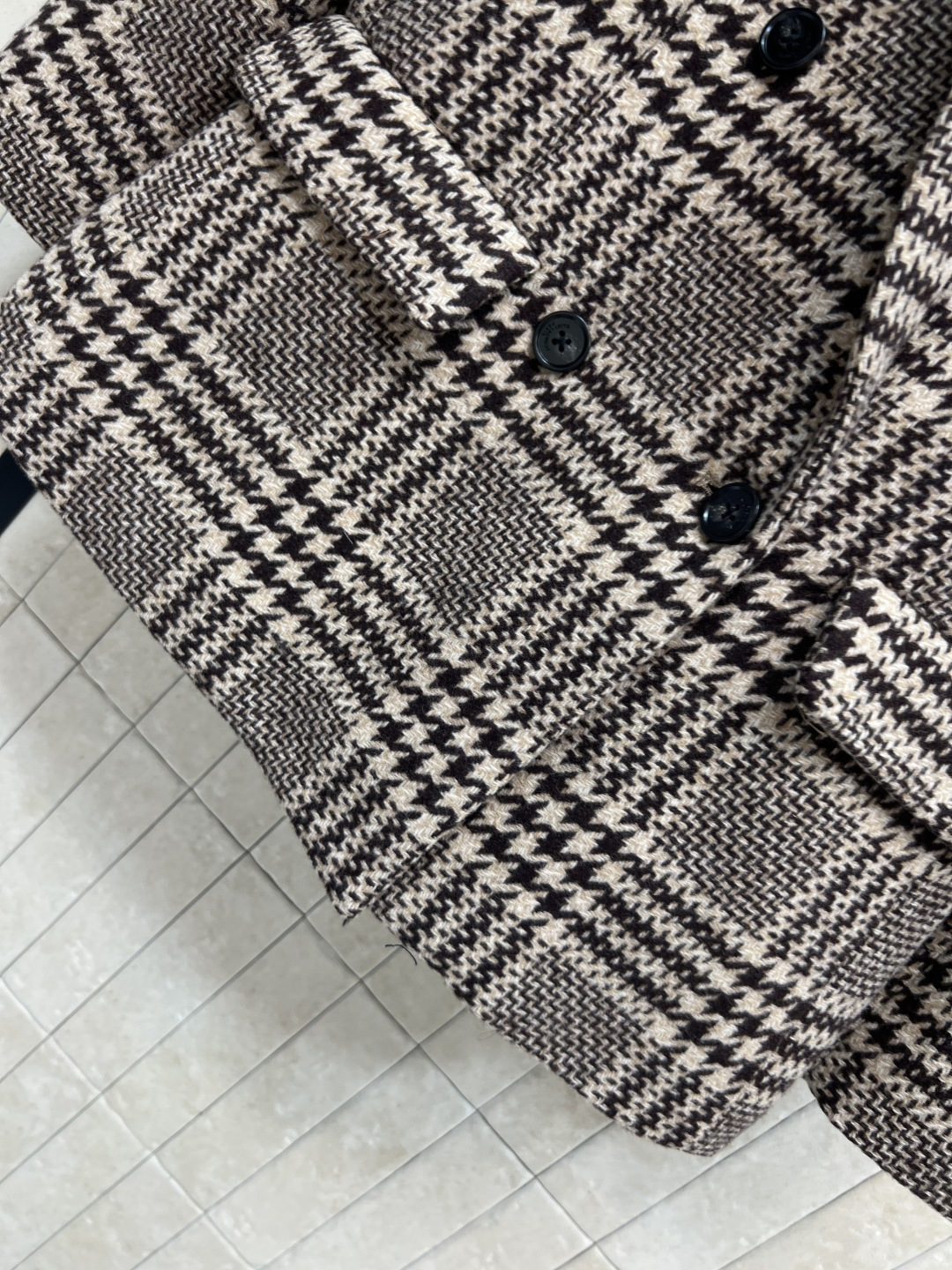 25秋冬新款 羊毛格纹西装外套 充满秋冬Feel 浓浓的复古范 可飒可时髦 知性帅气气质感 廓形感剪裁设