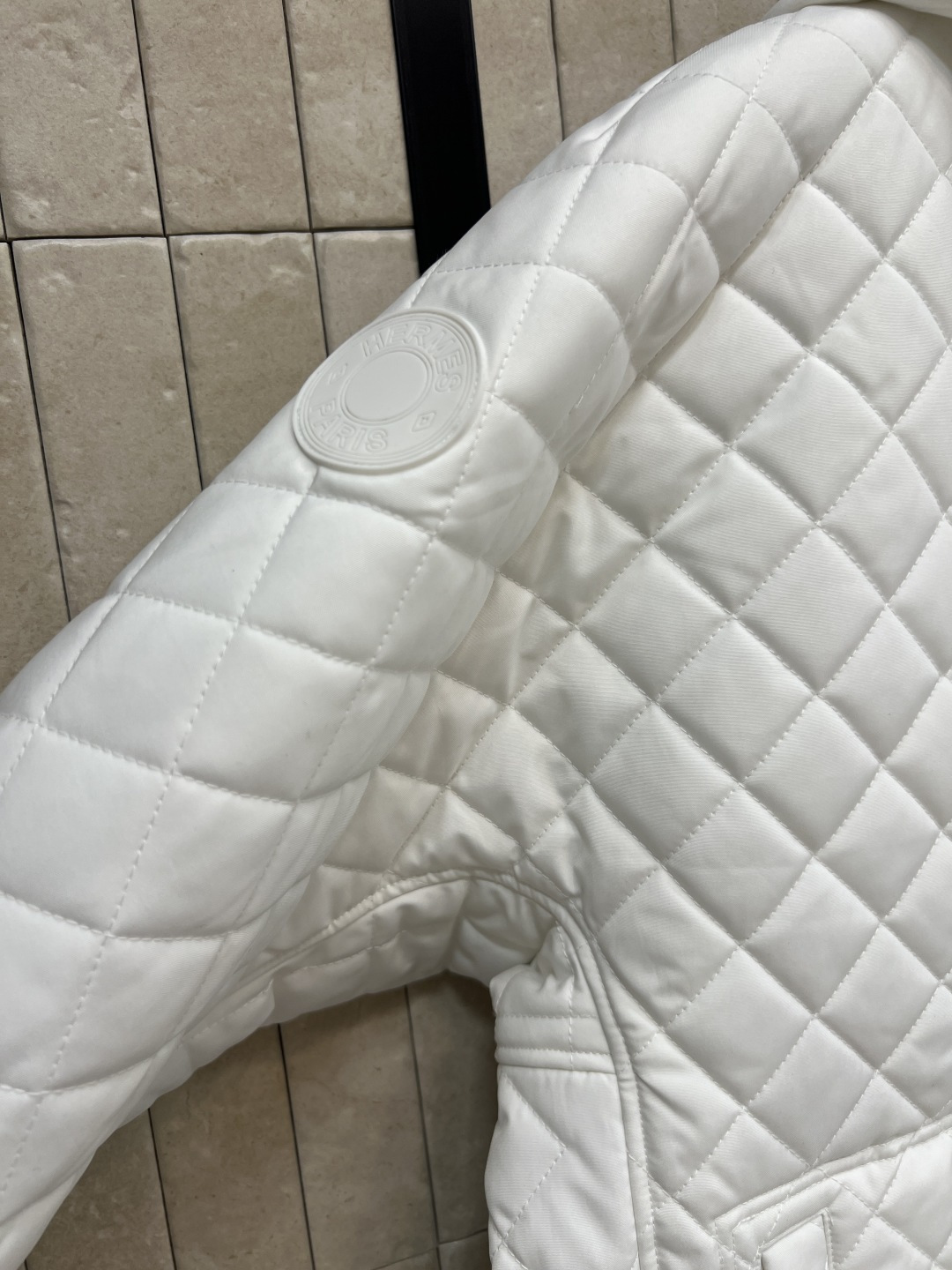 M家 25秋冬新款 双面穿连帽夹棉外套 一面纯色菱形行缝 一面满印圈圈印花图案 自带氛围感不会呆板 保暖