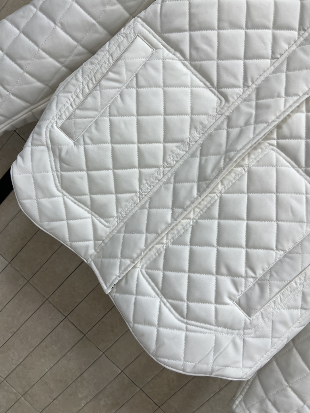 M家 25秋冬新款 双面穿连帽夹棉外套 一面纯色菱形行缝 一面满印圈圈印花图案 自带氛围感不会呆板 保暖