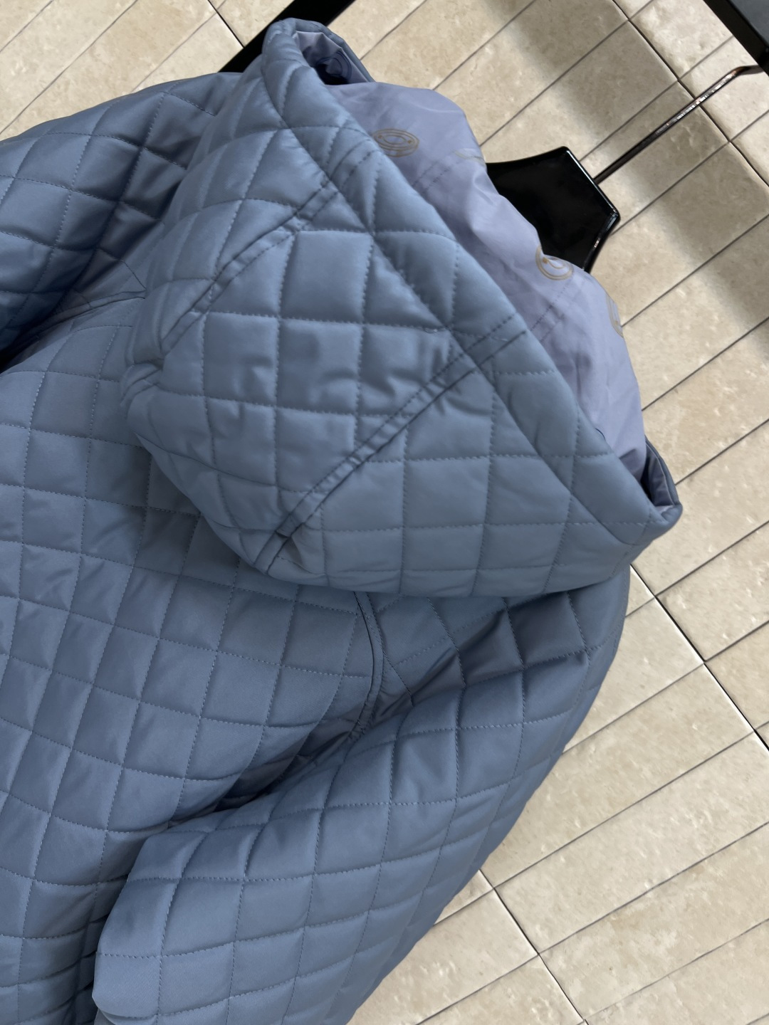 M家 25秋冬新款 双面穿连帽夹棉外套 一面纯色菱形行缝 一面满印圈圈印花图案 自带氛围感不会呆板 保暖