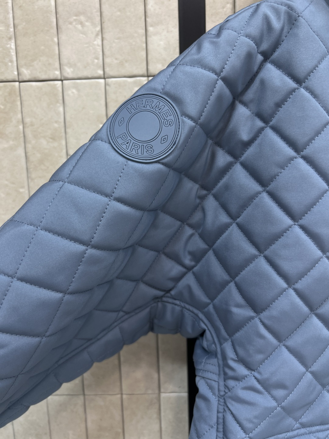 M家 25秋冬新款 双面穿连帽夹棉外套 一面纯色菱形行缝 一面满印圈圈印花图案 自带氛围感不会呆板 保暖