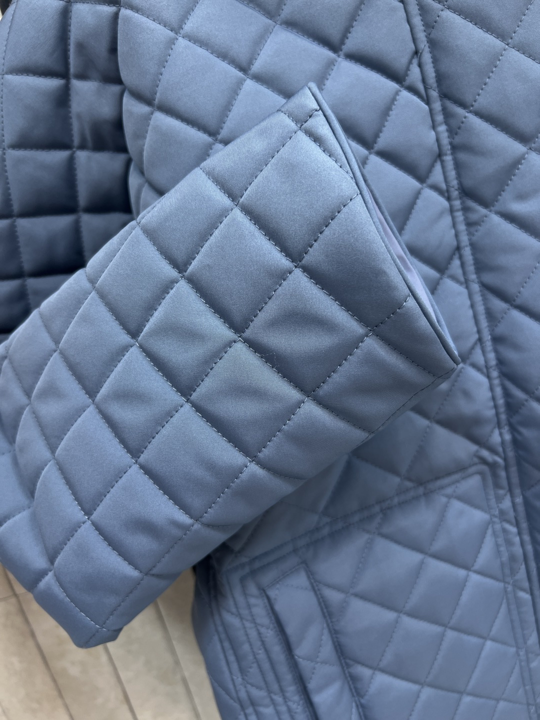 M家 25秋冬新款 双面穿连帽夹棉外套 一面纯色菱形行缝 一面满印圈圈印花图案 自带氛围感不会呆板 保暖