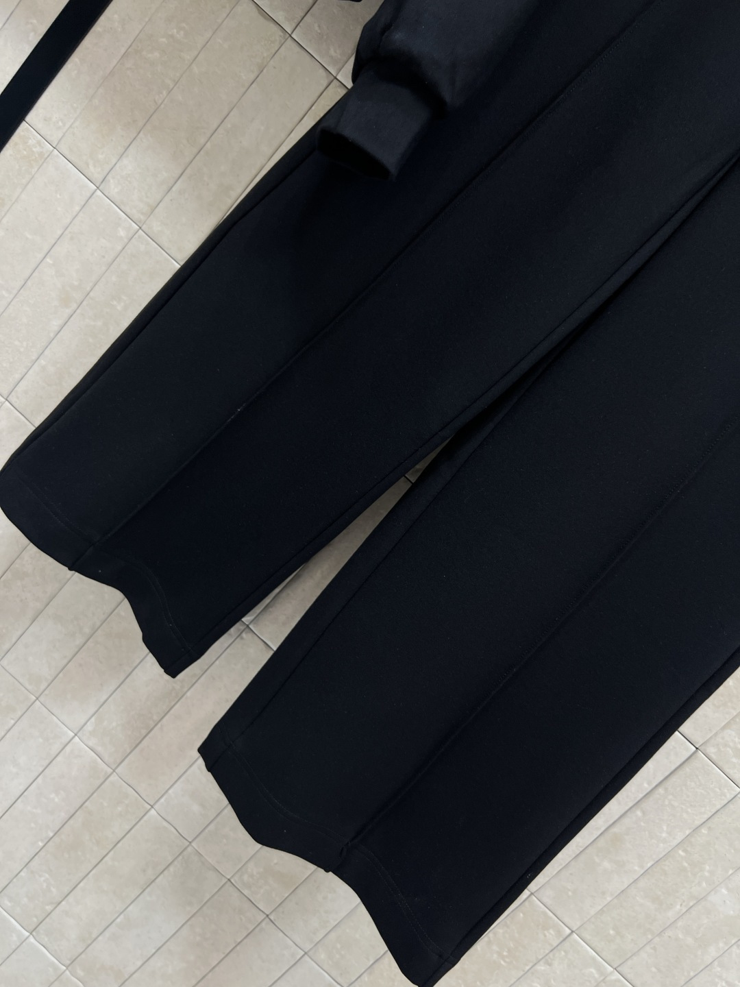 D家 25秋冬新款 双面穿连帽拉链卫衣外套+高腰休闲裤 日常休闲运动套装 简洁又时尚大气 出门无搭配烦恼