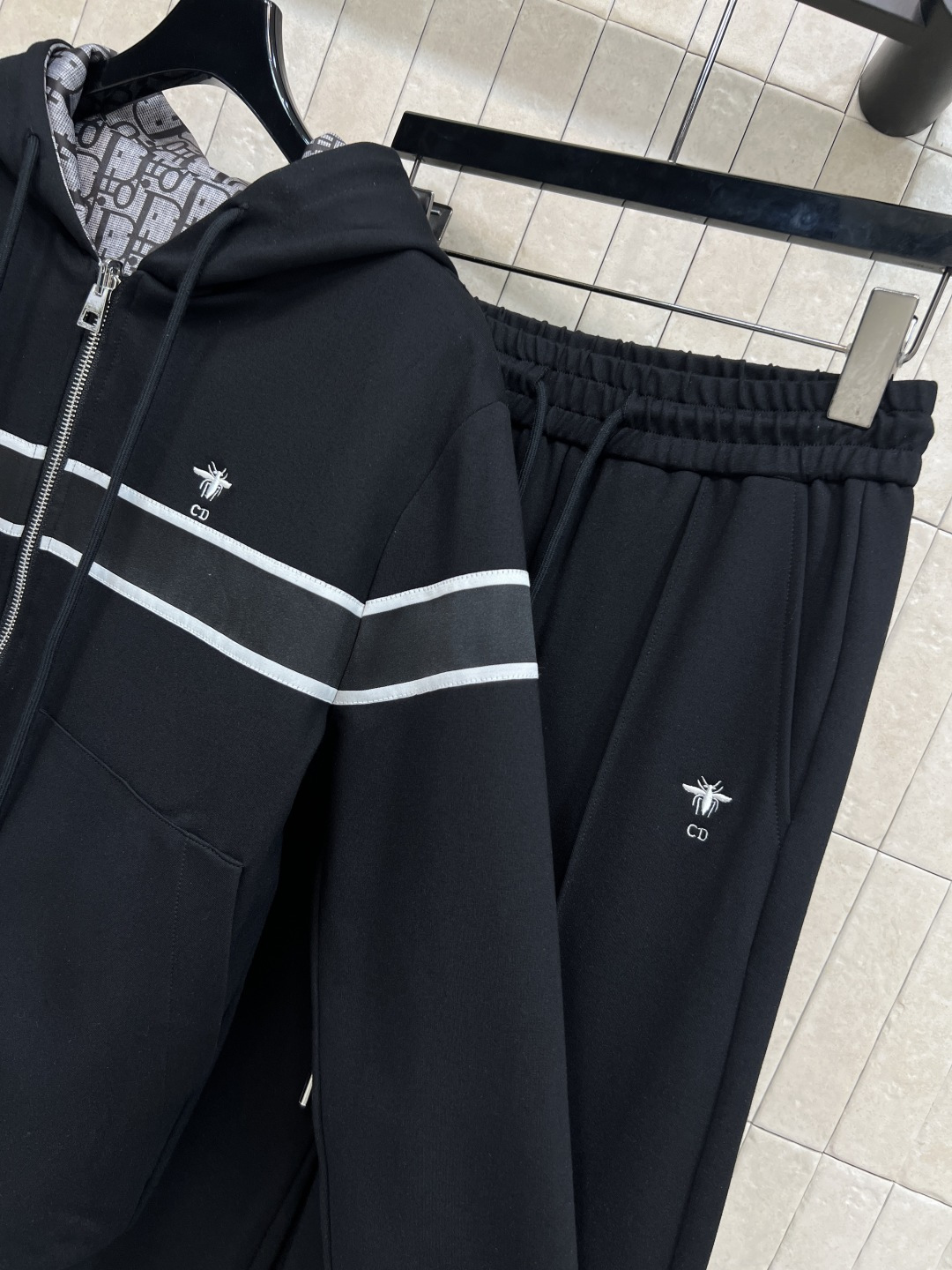 D家 25秋冬新款 双面穿连帽拉链卫衣外套+高腰休闲裤 日常休闲运动套装 简洁又时尚大气 出门无搭配烦恼