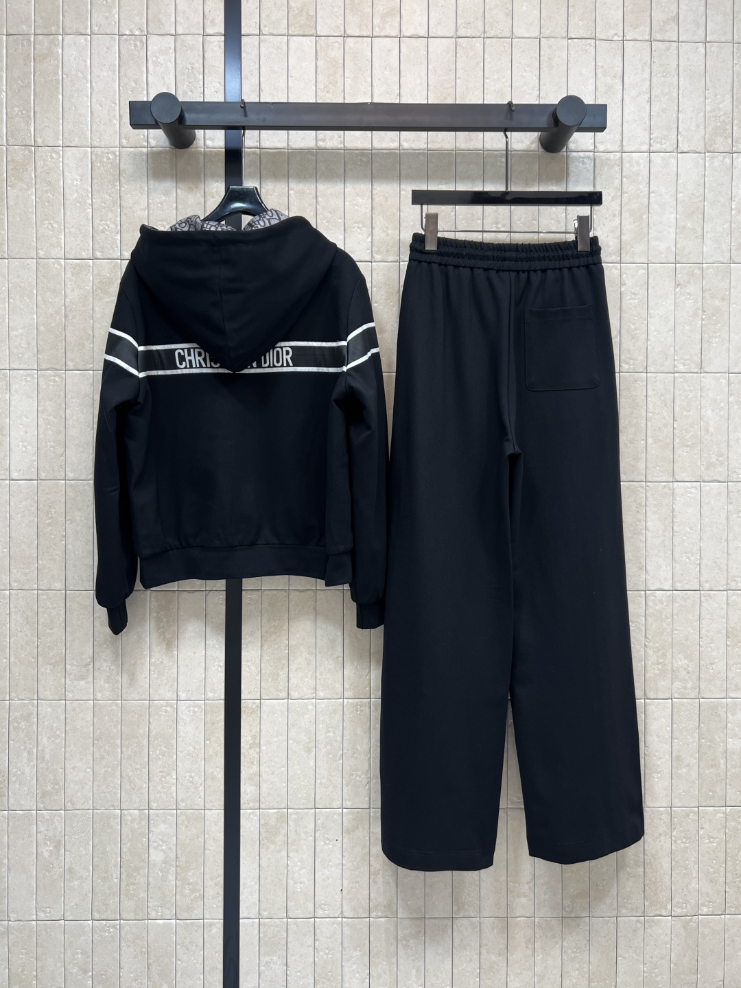 D家 25秋冬新款 双面穿连帽拉链卫衣外套+高腰休闲裤 日常休闲运动套装 简洁又时尚大气 出门无搭配烦恼