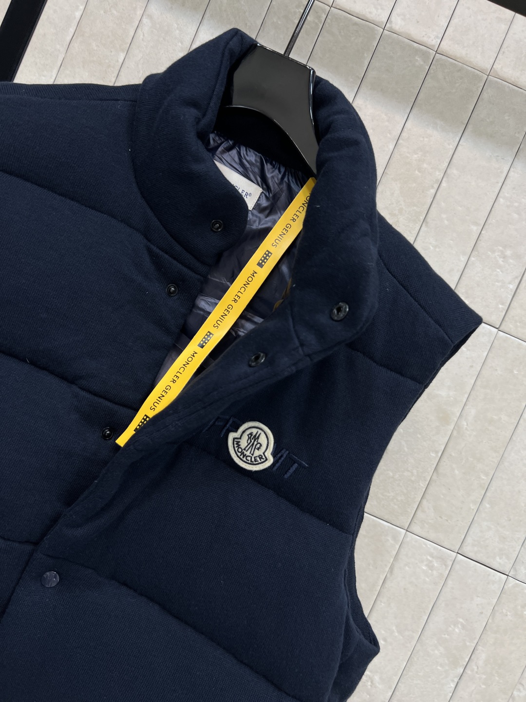 M家 25秋冬新款 立领羽绒服马甲 软糯亲肤有设计感 立领无袖马甲基础版型 上身显瘦又百搭 秋冬造型神器