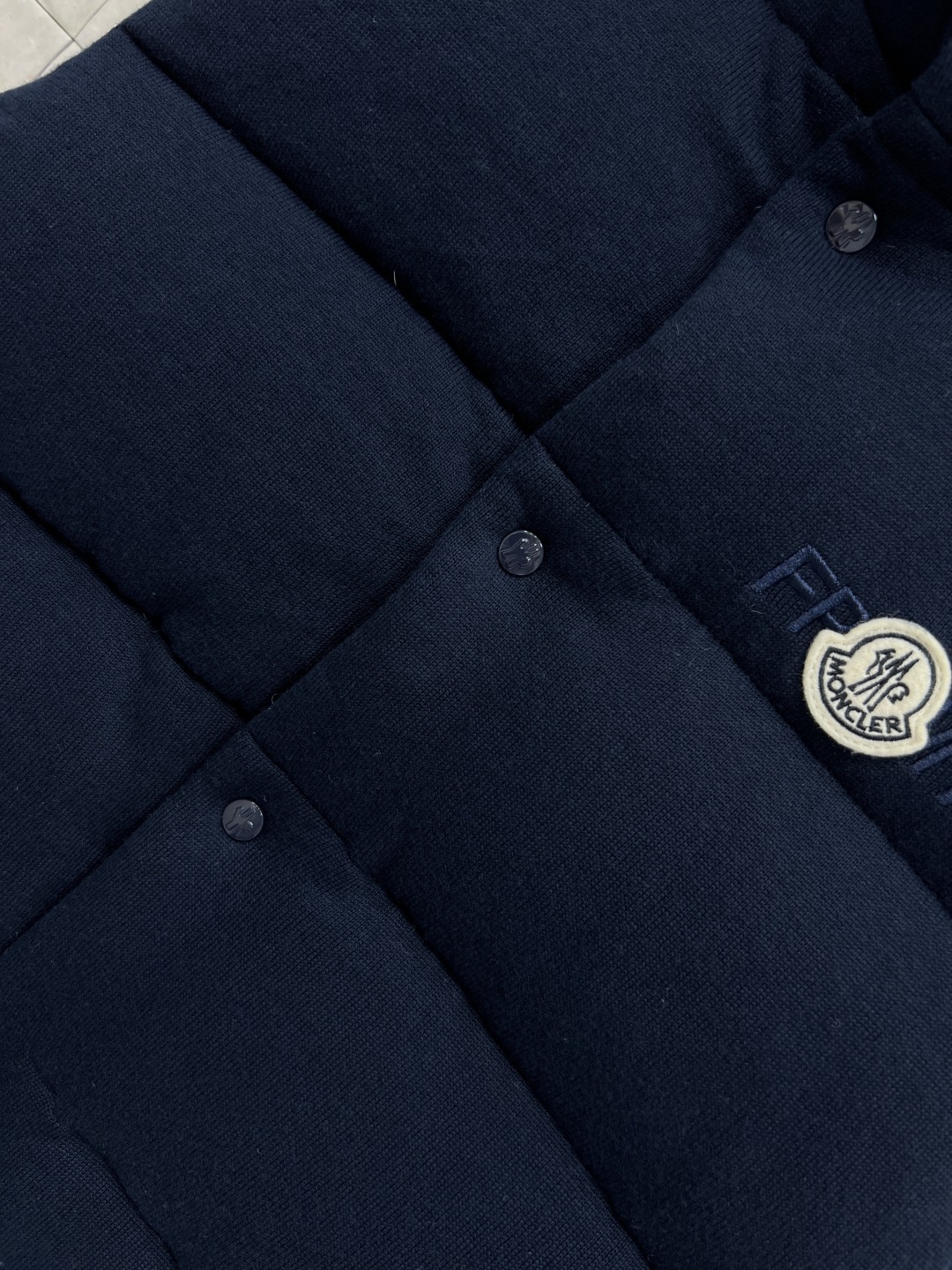 M家 25秋冬新款 立领羽绒服马甲 软糯亲肤有设计感 立领无袖马甲基础版型 上身显瘦又百搭 秋冬造型神器