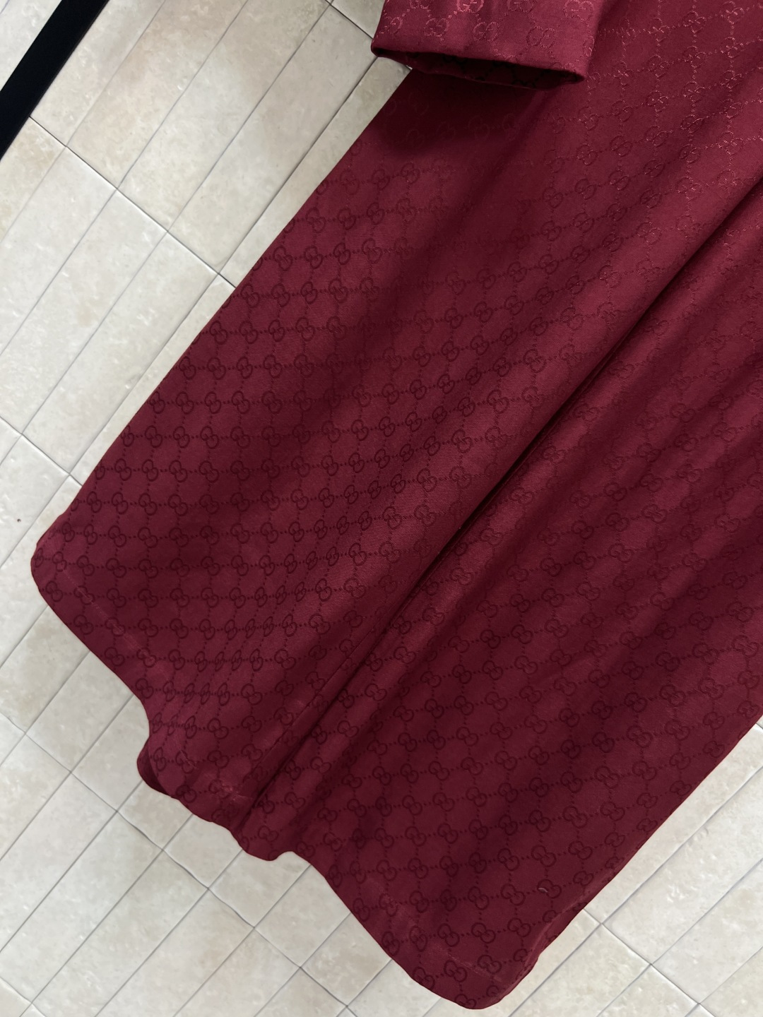 G家 25秋冬新款 红色双G休闲套装 翻领收腰短衬衣+高腰休闲裤 经典的GG提花面料 耐看永不过时 面料