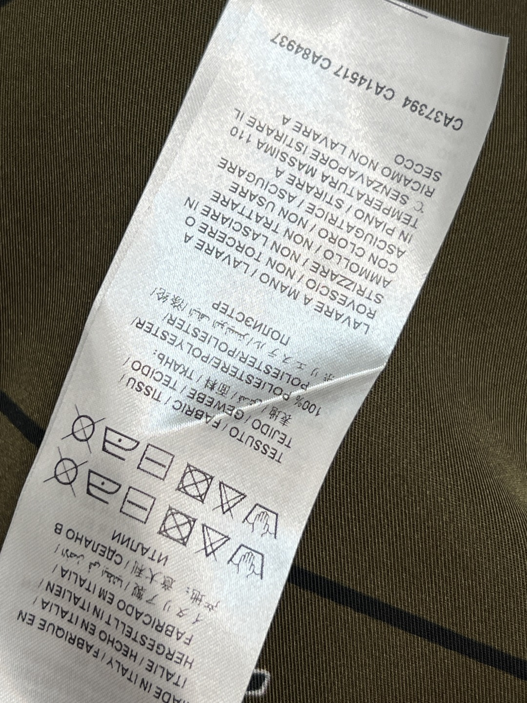 G家 25秋冬新款 复古花纹半身裙 满印复古花纹印花 高腰包臀版型 后面裙摆开叉小设计 上身非常抬气质 