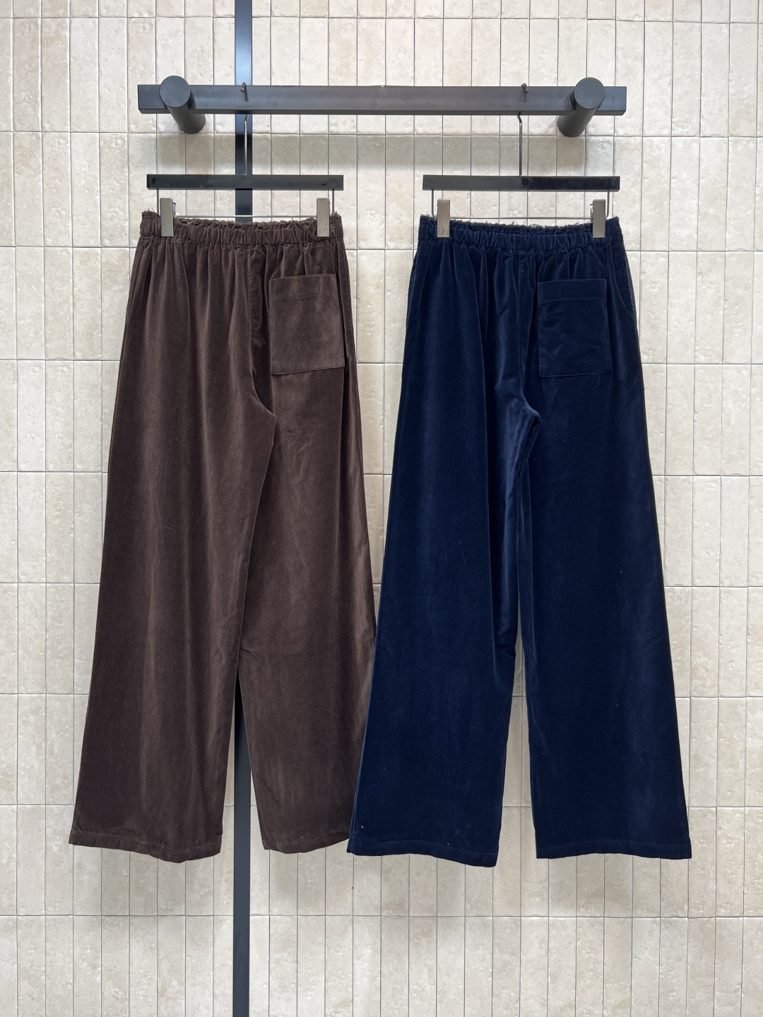 MIu家 25秋冬新款 丝绒格纹松紧腰休闲卫裤 松紧腰里面拼接复古格纹内抽绳收腰设计 休闲版型超日常百搭