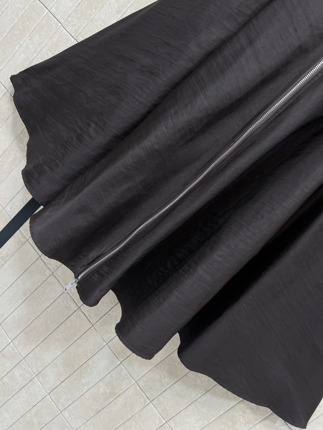 PD家 25秋冬新款 巧克力蓬蓬伞裙 高腰a字伞裙摆 上身超显比例感 后面经典到三角标点缀 定制logo