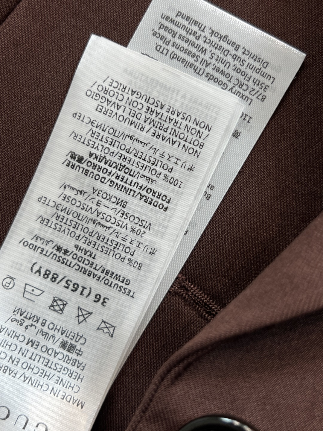 G家 25秋冬新款 深棕色西装外套 上身超赞的时髦感 立体廓形剪裁设计 简约又吸睛 经典翻领 两粒扣西装