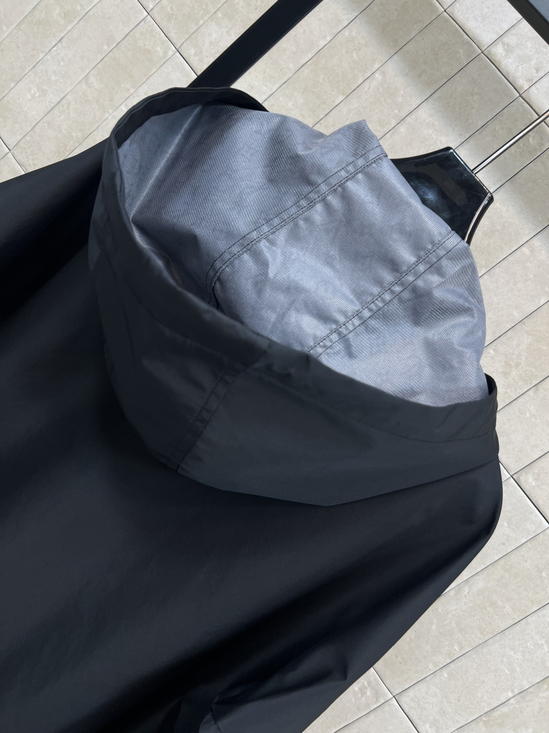 L家 25秋冬新款 冲锋衣连帽拉链外套 男女同款系列 今年最火的系列 户外运动旅游首选 防风防水进口面料