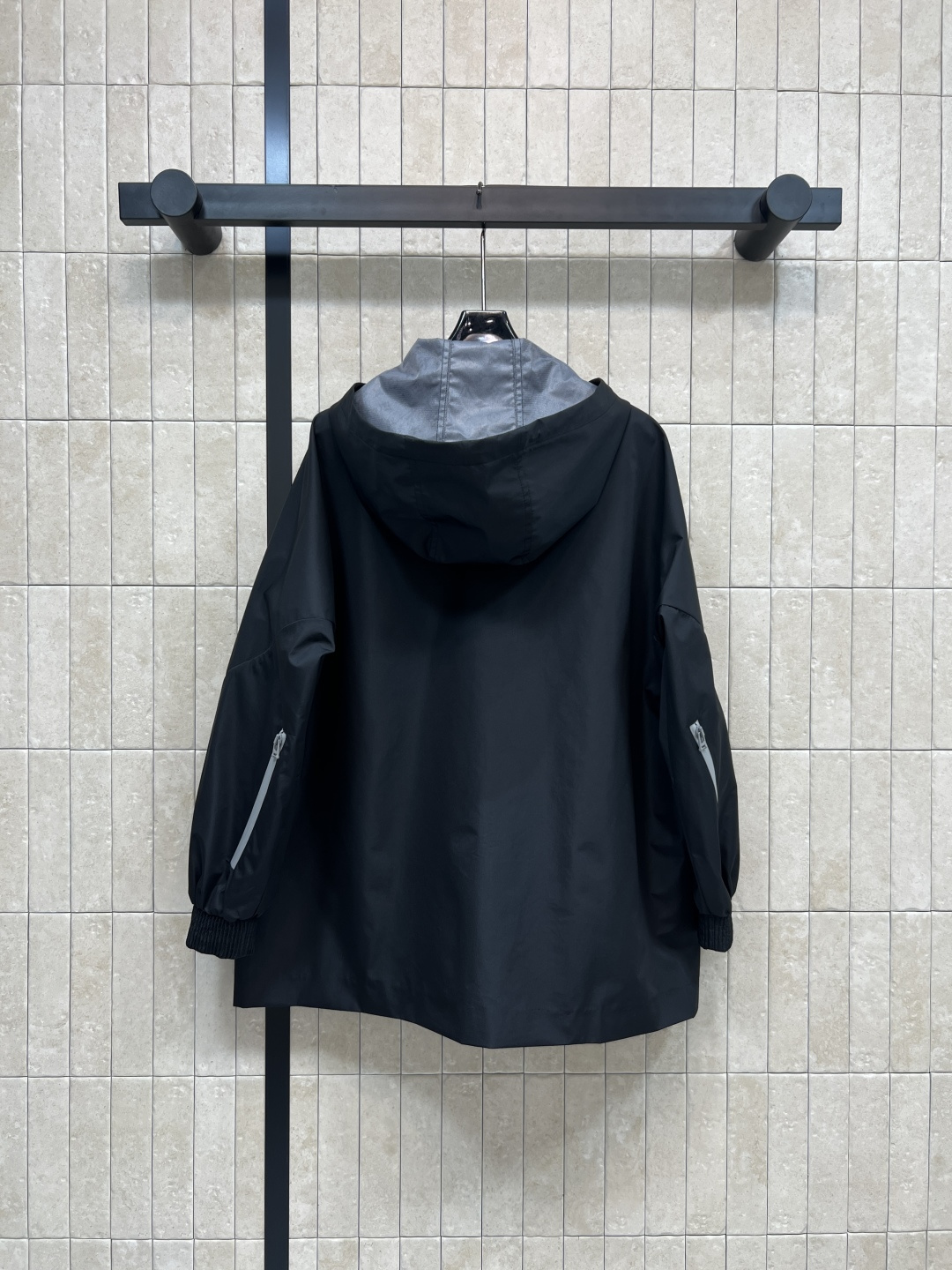 L家 25秋冬新款 冲锋衣连帽拉链外套 男女同款系列 今年最火的系列 户外运动旅游首选 防风防水进口面料