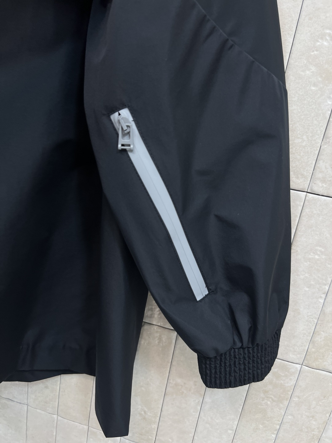 L家 25秋冬新款 冲锋衣连帽拉链外套 男女同款系列 今年最火的系列 户外运动旅游首选 防风防水进口面料