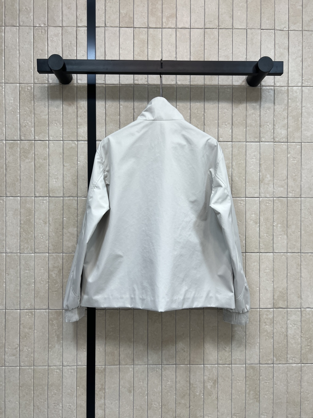 L家 25秋冬新款 冲锋衣立领拉链外套 男女同系列哦 户外旅游最佳选择 上身男潮女帅 防风防水又显瘦有型