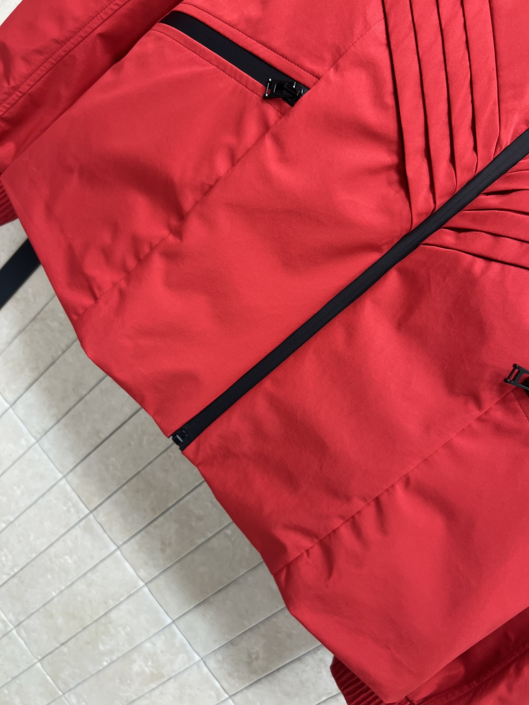 L家 25秋冬新款 冲锋衣立领拉链外套 男女同系列哦 户外旅游最佳选择 上身男潮女帅 防风防水又显瘦有型