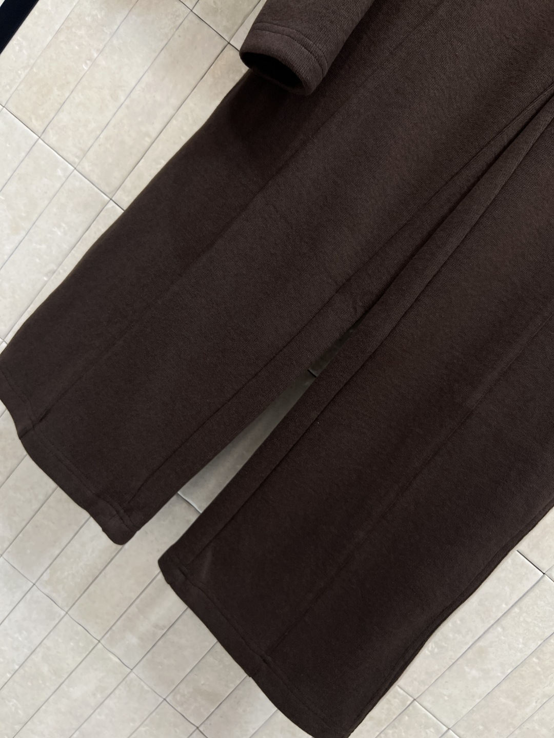 MIu家 25秋冬新款 慵懒风时髦套装 连帽外套搭配阔腿长裤 一套高级慵懒风 抽绳可调节下摆 搭配抽绳可