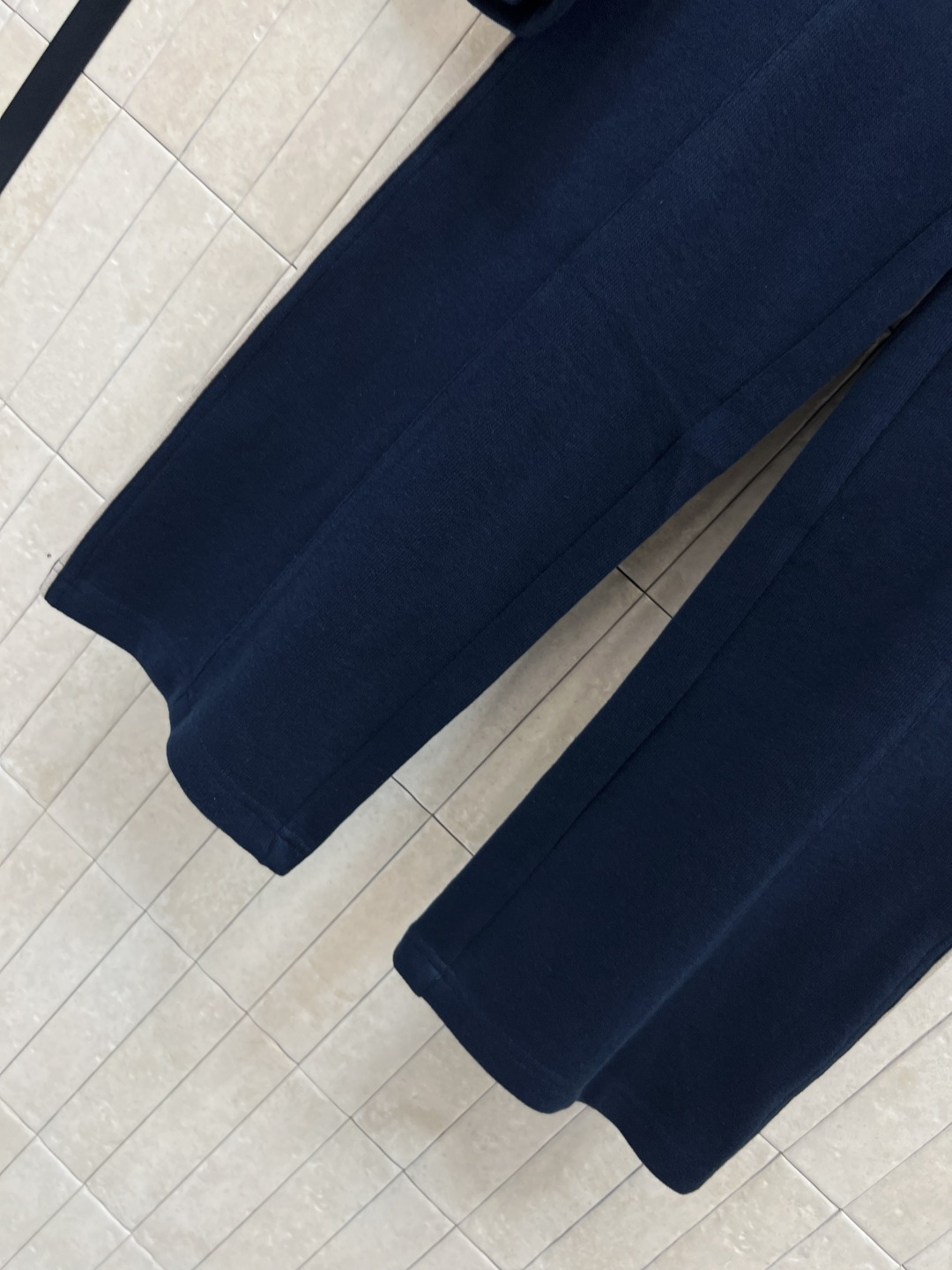 MIu家 25秋冬新款 慵懒风时髦套装 连帽外套搭配阔腿长裤 一套高级慵懒风 抽绳可调节下摆 搭配抽绳可