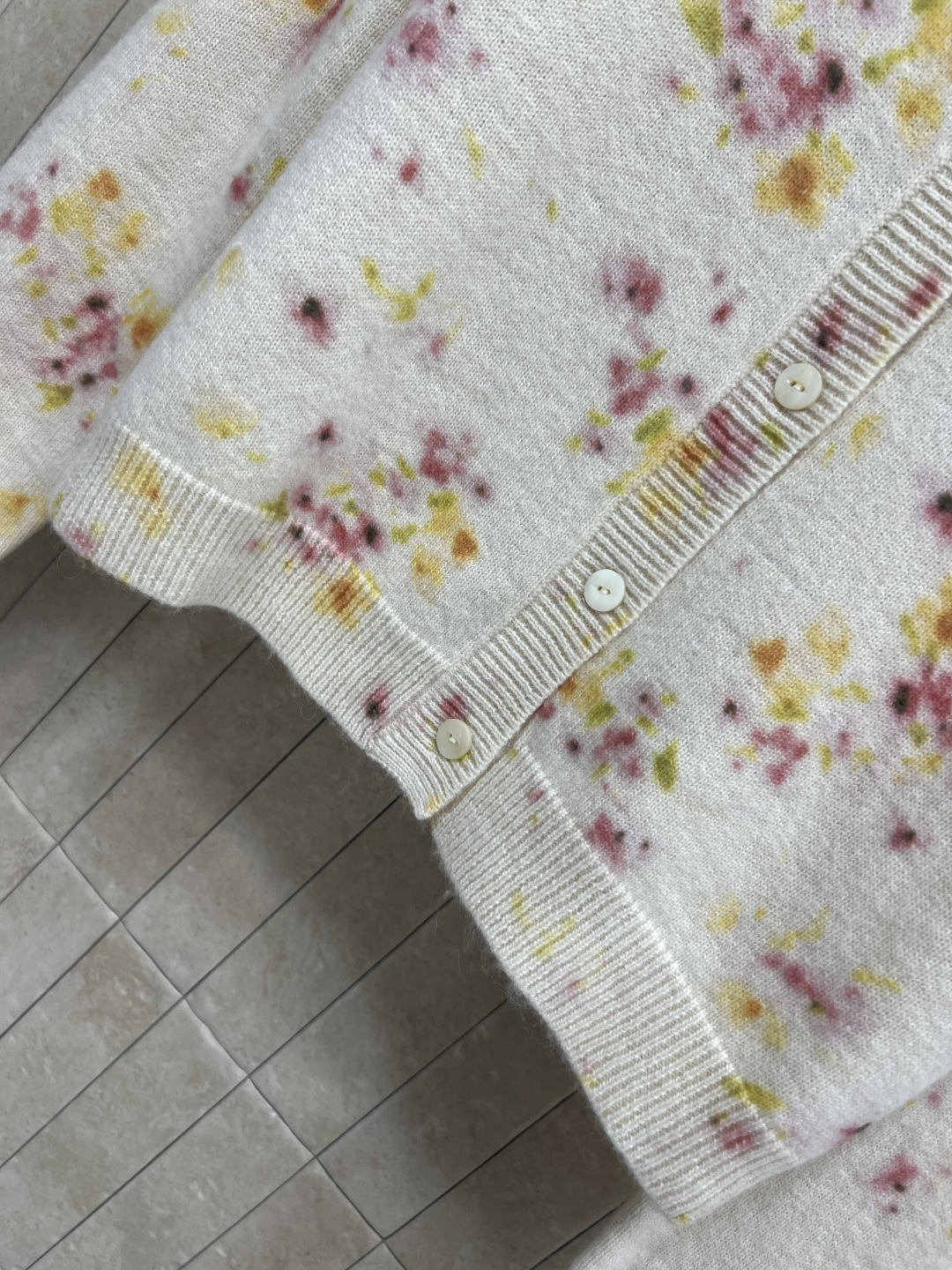 PD家 25秋冬新款 碎花羊毛开衫 定制满印碎花图案 名媛小姐姐必备神器 气质少女风减龄甜美气息 小圆领