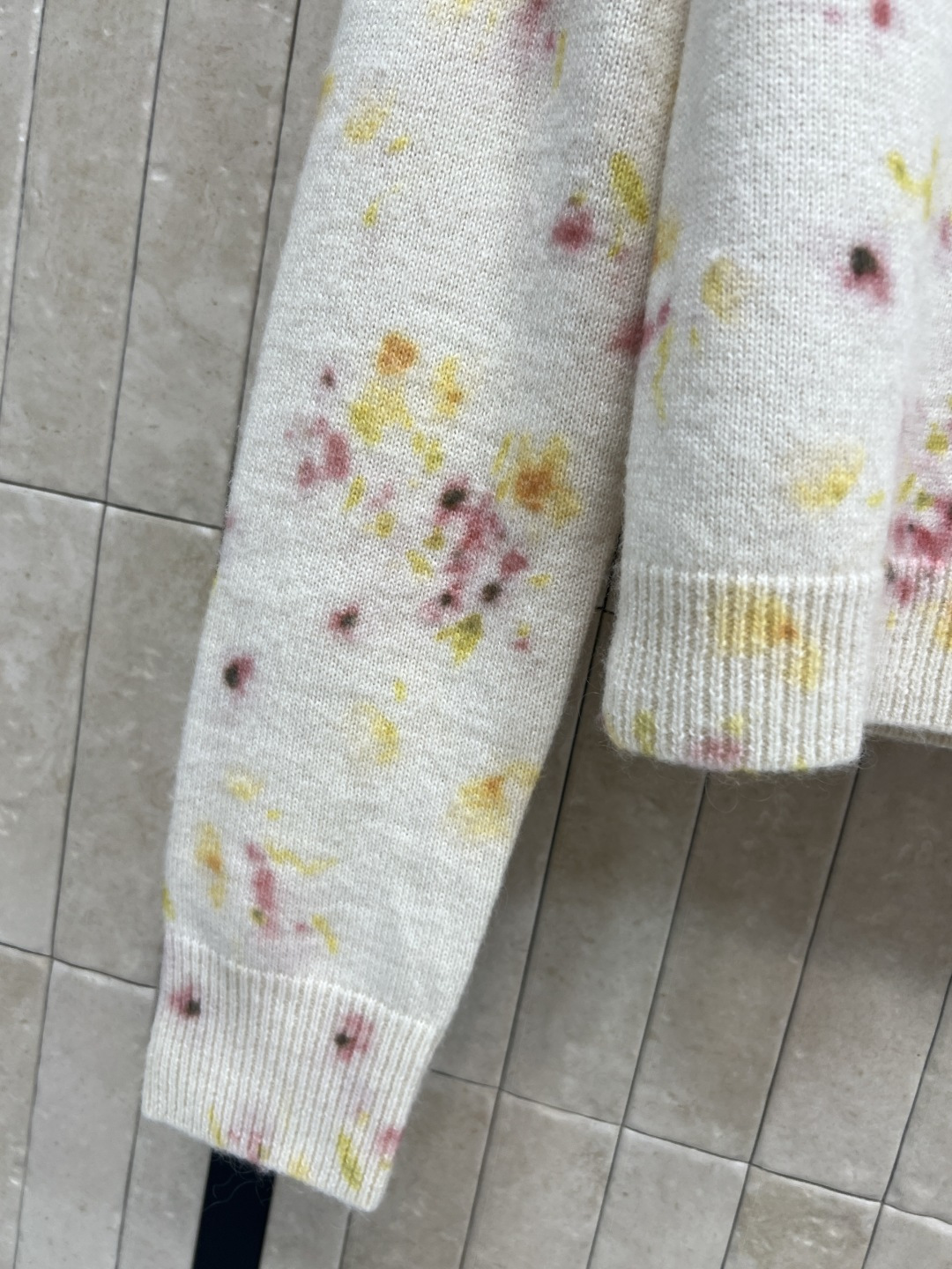 PD家 25秋冬新款 碎花羊毛开衫 定制满印碎花图案 名媛小姐姐必备神器 气质少女风减龄甜美气息 小圆领