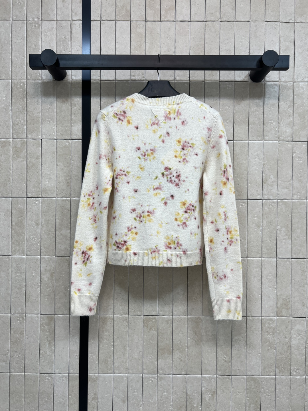 PD家 25秋冬新款 碎花羊毛开衫 定制满印碎花图案 名媛小姐姐必备神器 气质少女风减龄甜美气息 小圆领