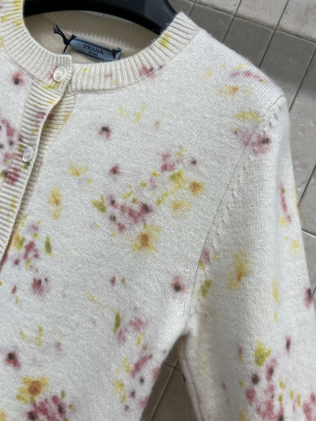 PD家 25秋冬新款 碎花羊毛开衫 定制满印碎花图案 名媛小姐姐必备神器 气质少女风减龄甜美气息 小圆领