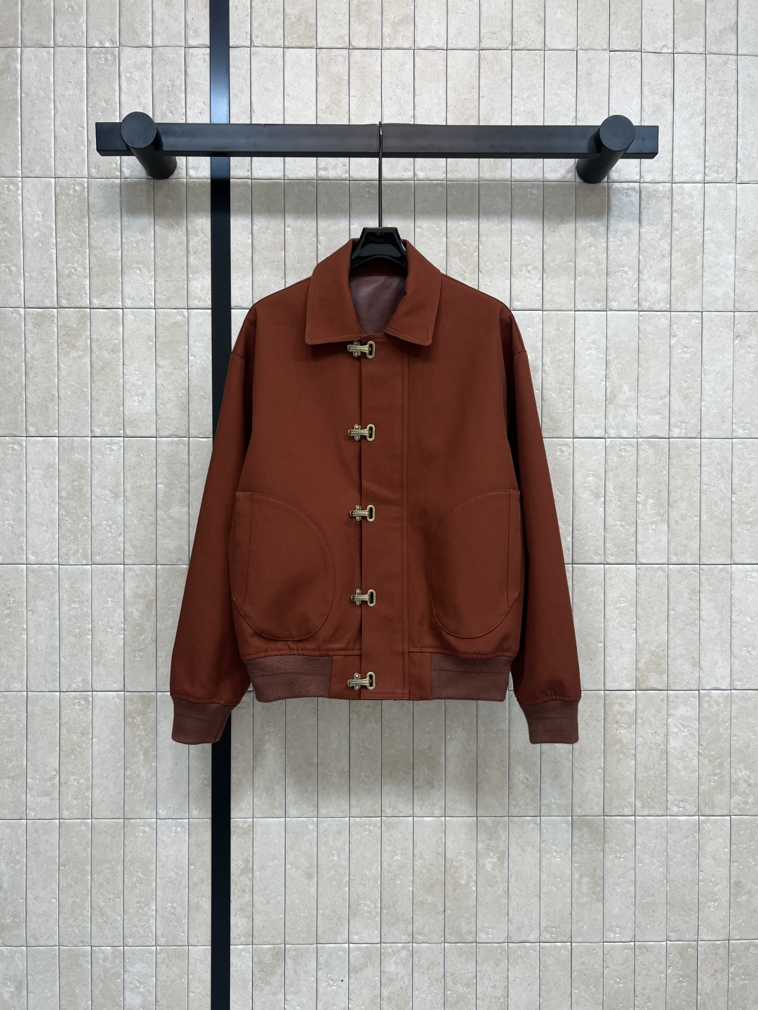 NO:501840,LW Home 25 autumn and winter new style brown jacket custom metal buckle decoration super design sense, huge and fashionable upper body, three-dimensional loose cut, top body, slim and tall, small person can easily control it, sweet, cool, stylish, versatile, not picky, daily casual recommendation, one color three-code Size/S-M-L,, jackets & coats, jackets & coats, alexander wang19860909LW家 25秋冬新款 棕色夹克外套 定制金属扣装饰 超级有设计感 上身巨时髦 立体廓形宽松剪裁上身显瘦显高绝绝子 小个子也能轻松驾驭 甜酷有型百搭不挑人 日常出街休闲推荐 一色三码Size/S-M-L,,jackets & coats,jackets & coats,alexander wang,Women's clothing