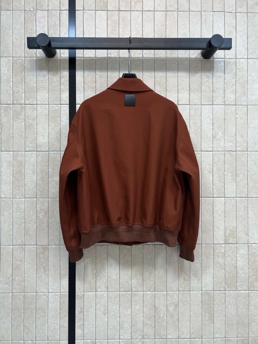 LW家 25秋冬新款 棕色夹克外套 定制金属扣装饰 超级有设计感 上身巨时髦 立体廓形宽松剪裁上身显瘦显