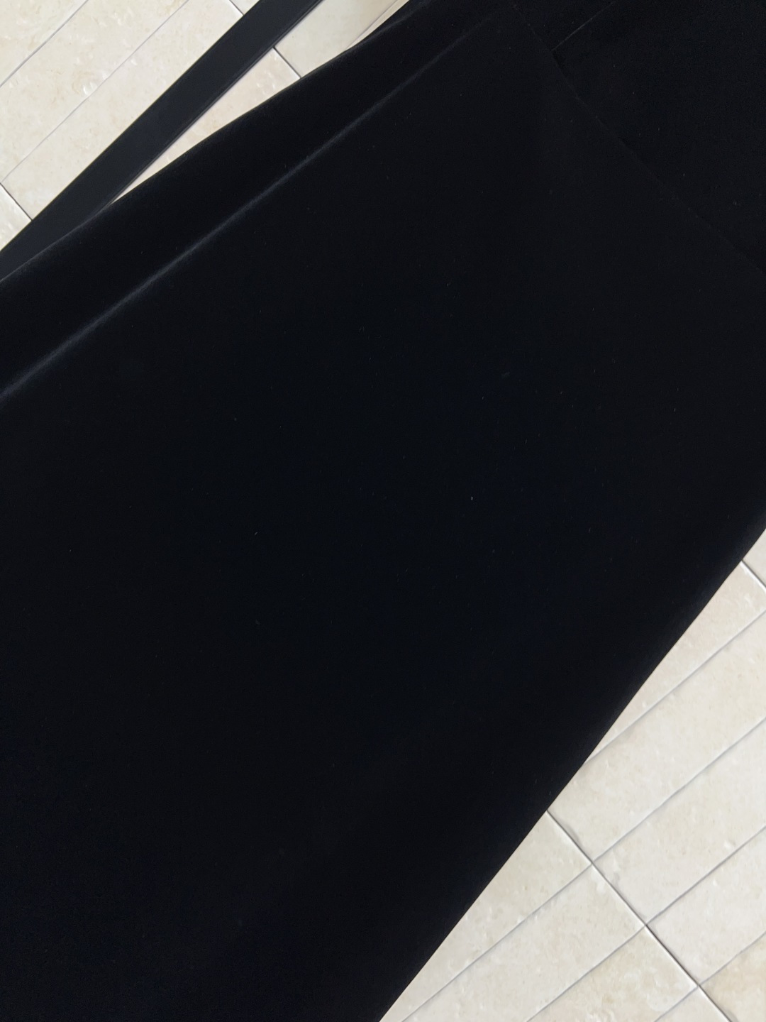 D家 25早春新款 流苏钉珠立领丝绒泡泡袖连衣裙 重工钉珠珍珠流苏吊坠装饰 小立领衬得整个脸庞更加精致 