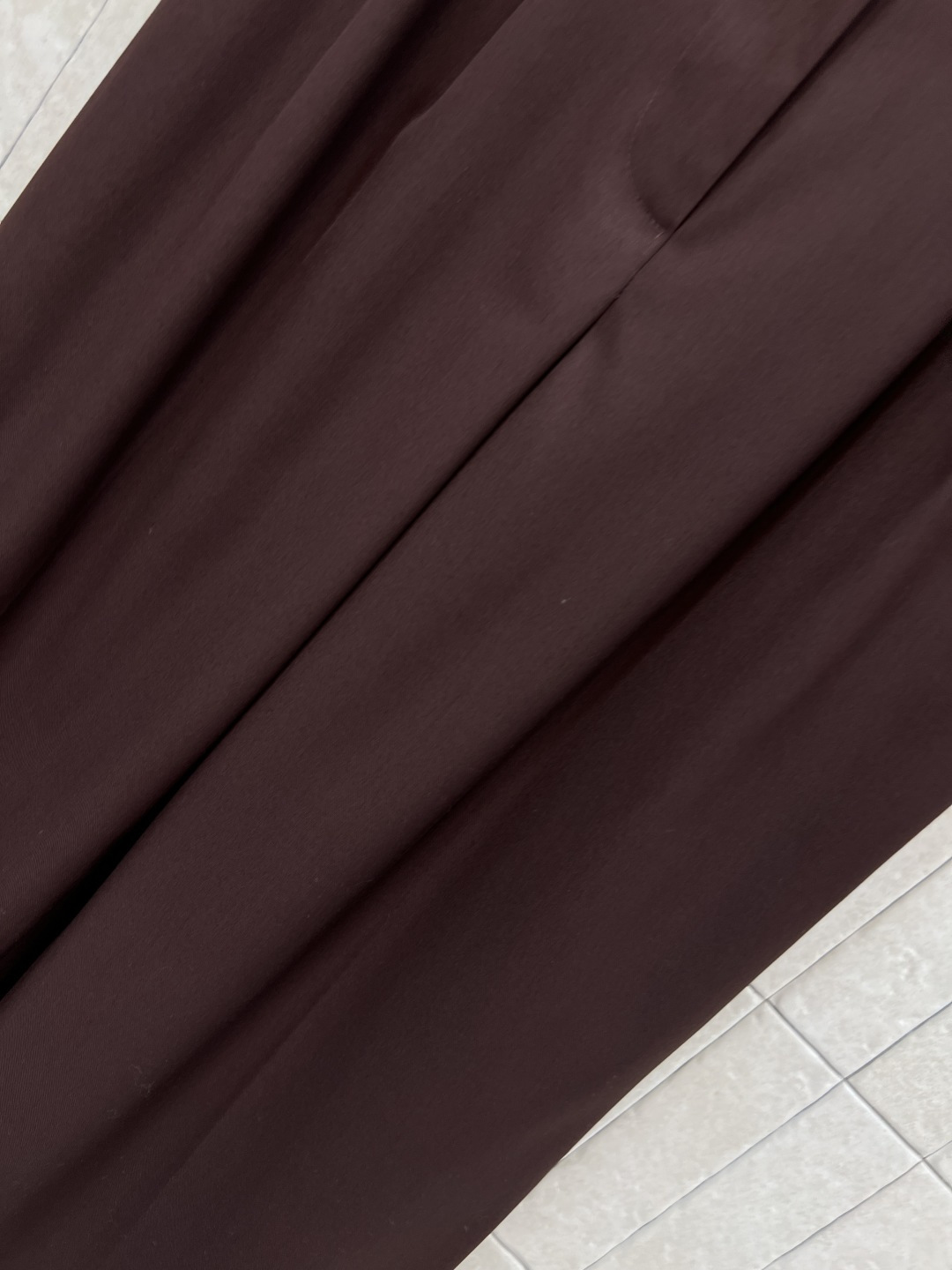 LW家 25秋冬新款 棕色西装休闲裤 超级适合日常通勤 很有feel的一款西裤 后面拼接灰色螺纹松紧腰设