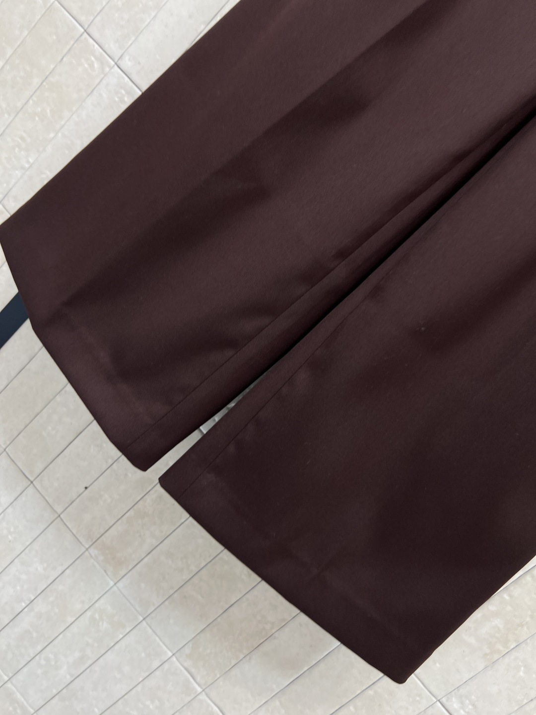 LW家 25秋冬新款 棕色西装休闲裤 超级适合日常通勤 很有feel的一款西裤 后面拼接灰色螺纹松紧腰设