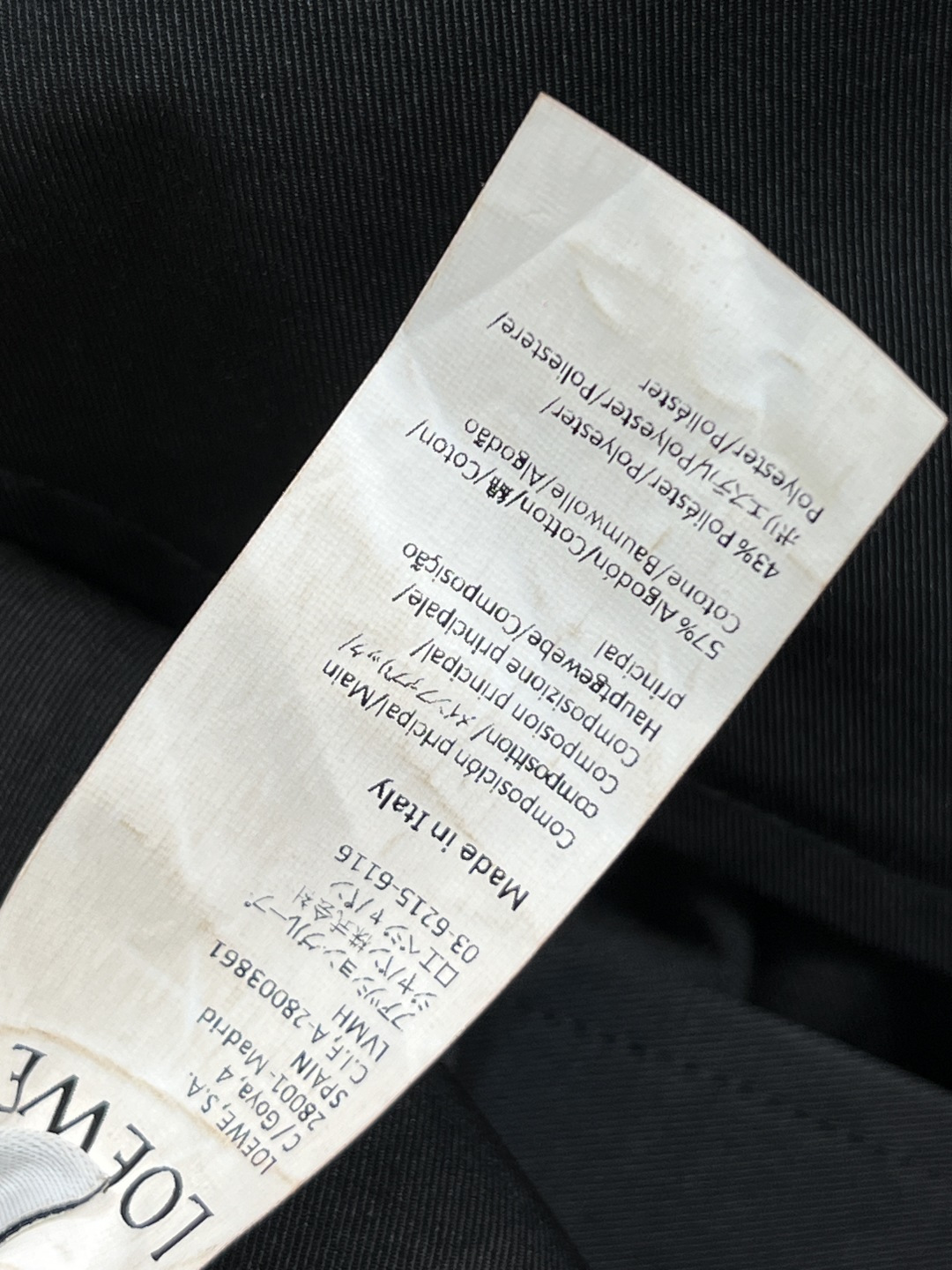 LW家 25秋冬新款 翻领短款花苞风衣外套 时髦又有风度 中长款设计 配上腰带显腰身 上身拉长身材比例 