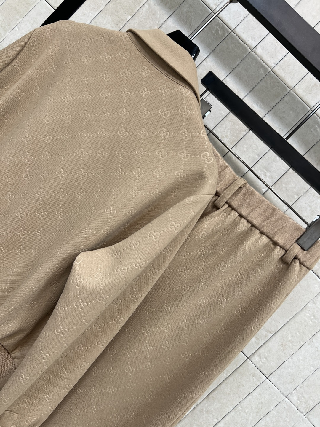 G家 25秋冬新款 双G提花休闲套装 翻领夹克外套+高腰直筒裤 喜欢老花的一定不要错过 经典老花休闲运动