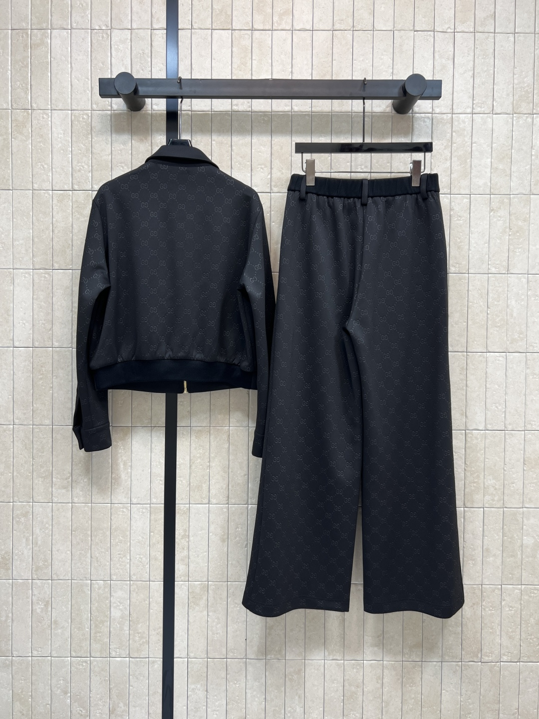 G家 25秋冬新款 双G提花休闲套装 翻领夹克外套+高腰直筒裤 喜欢老花的一定不要错过 经典老花休闲运动