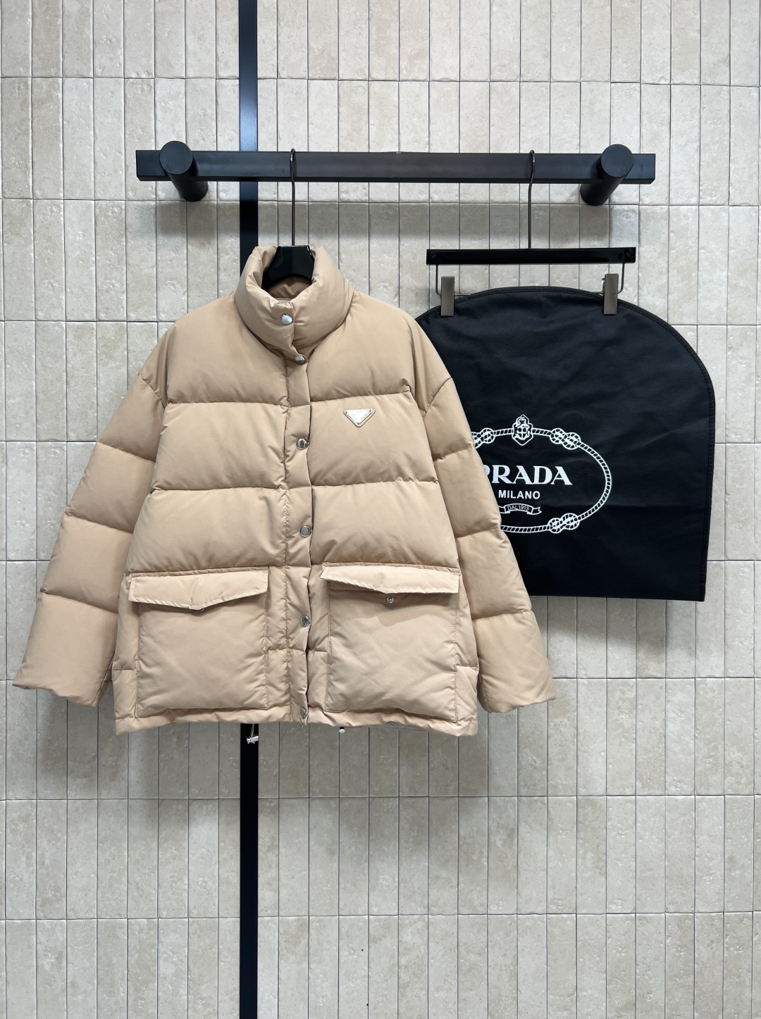 PD家 25秋冬新款 高颜值面包羽绒服 超级超级治愈好看 上身绝绝子 立领面包服宽松版型 既能拿捏酷帅感
