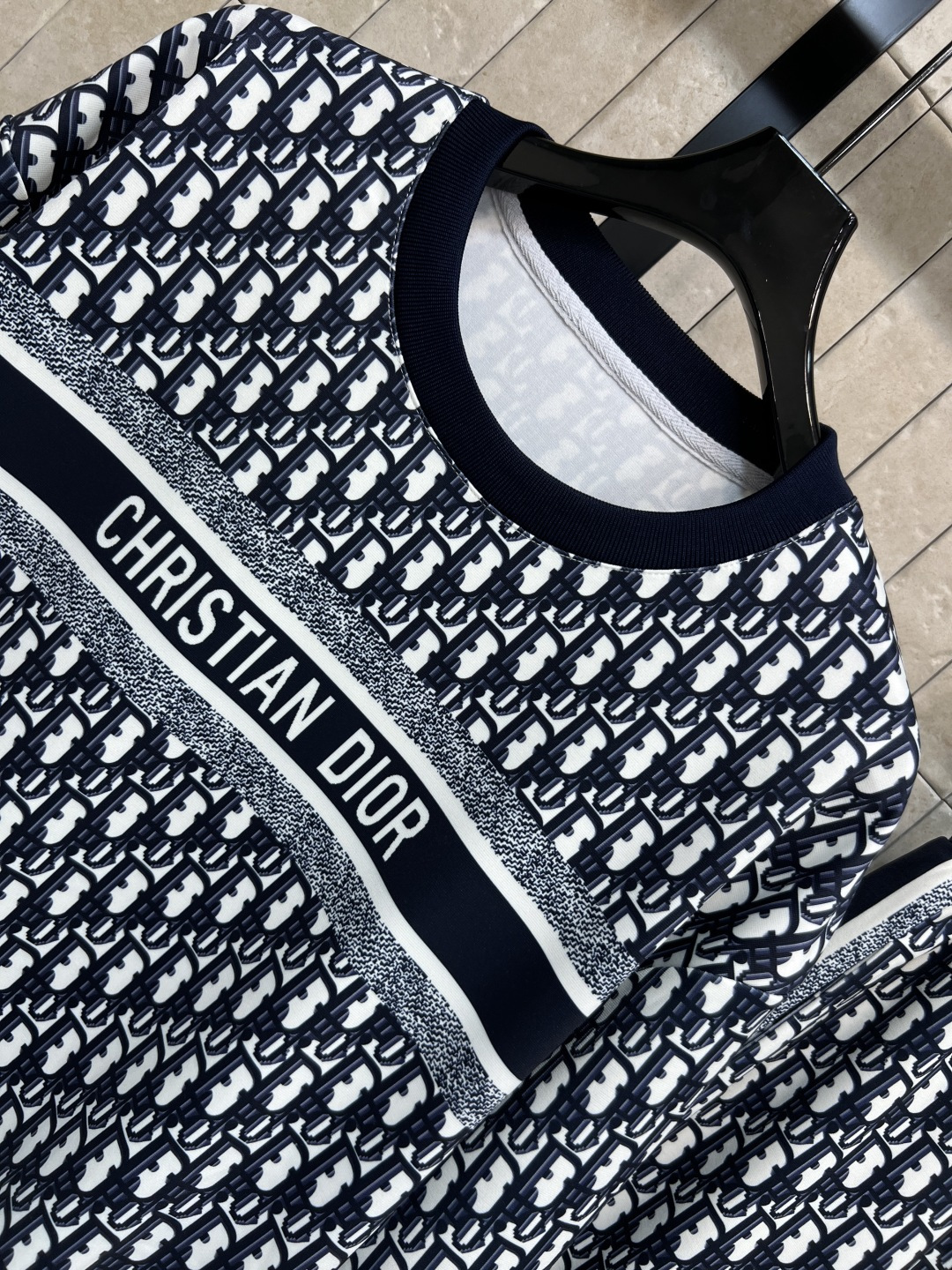 D家 25秋冬新款 D字母印花休闲套装 每个女生衣柜里必须拥有的一套休闲又时尚的运动套装 青春减龄感拉满