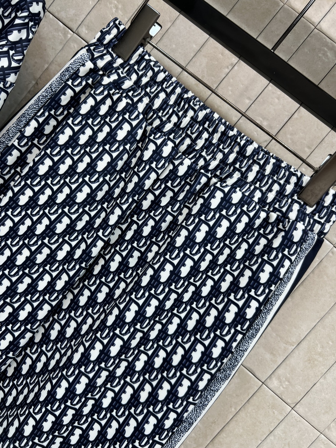 D家 25秋冬新款 D字母印花休闲套装 每个女生衣柜里必须拥有的一套休闲又时尚的运动套装 青春减龄感拉满