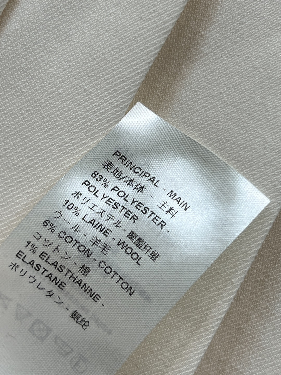 L家 25秋冬新款 皮绳装饰百褶短裙 一片式的百褶裙 超级有学院少女的减龄感 配有老花皮绳点缀 简约高级