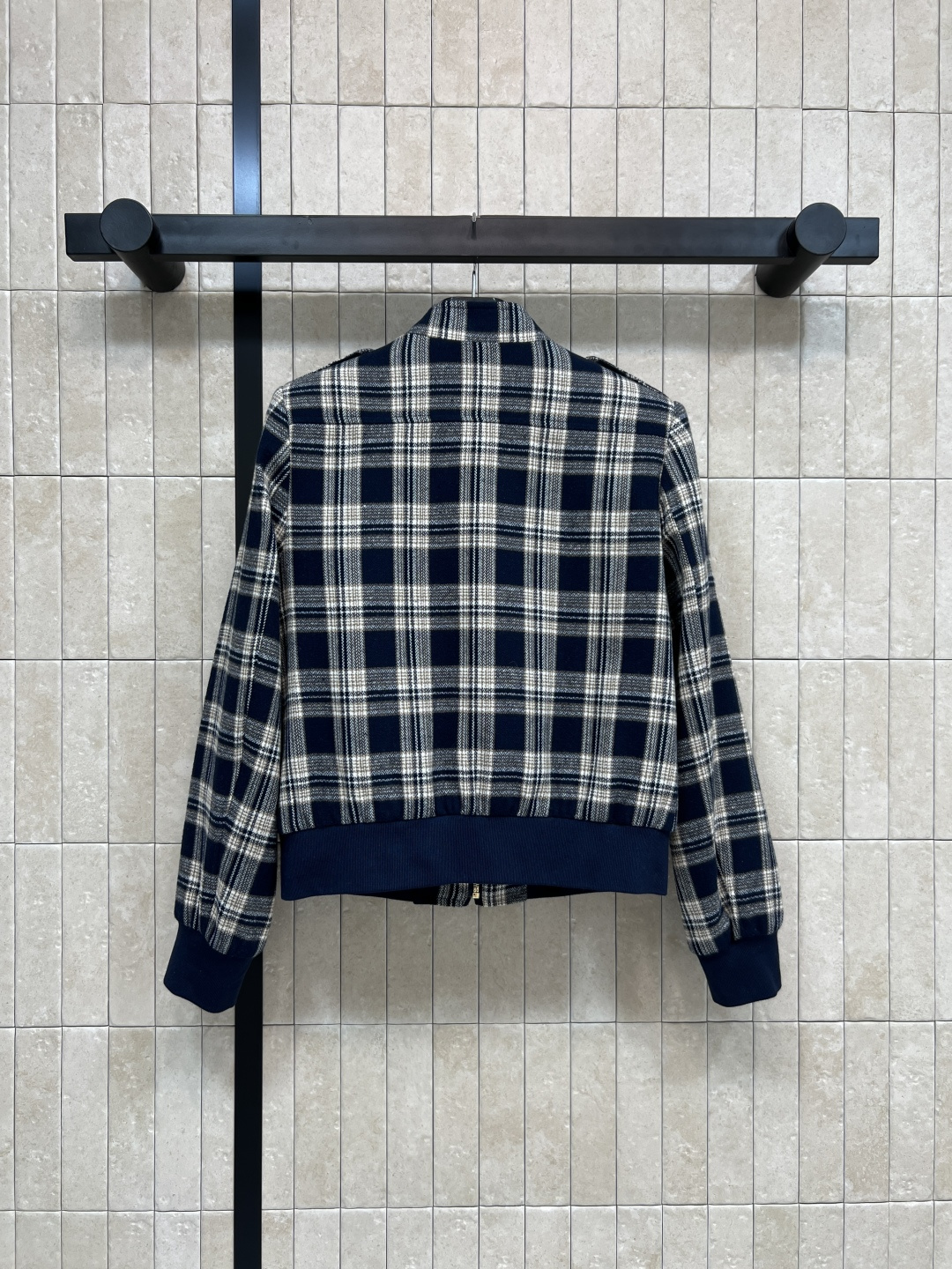 CE家 25秋冬新款 格纹夹克外套 复古格纹设计耐看吸睛 上身就是英伦复古女孩气质搭配牛仔裤休闲又帅气 