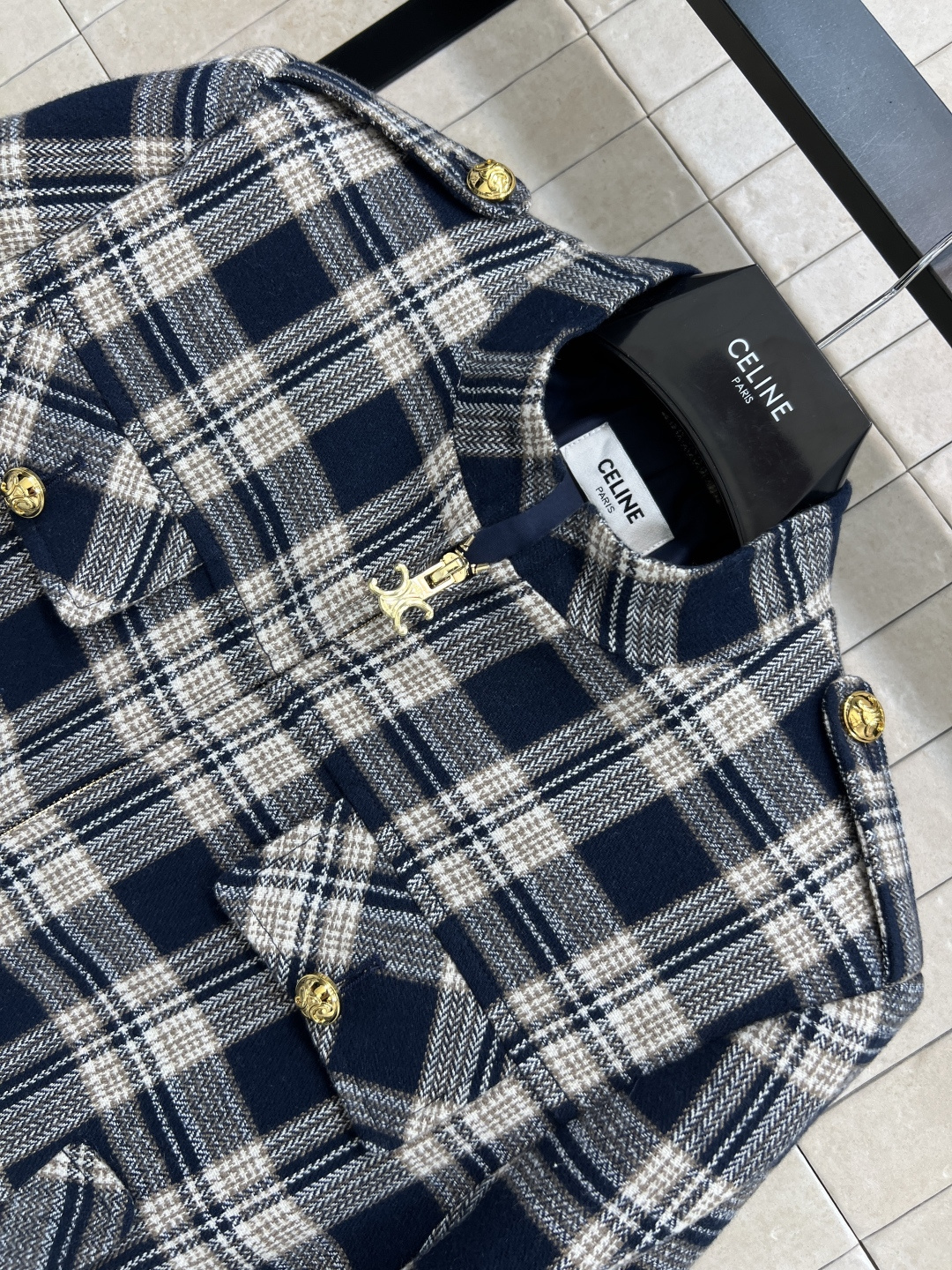 CE家 25秋冬新款 格纹夹克外套 复古格纹设计耐看吸睛 上身就是英伦复古女孩气质搭配牛仔裤休闲又帅气 