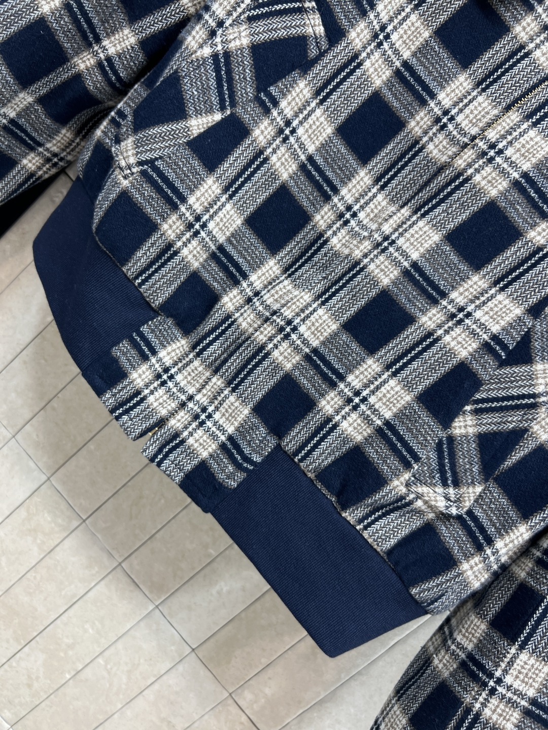 CE家 25秋冬新款 格纹夹克外套 复古格纹设计耐看吸睛 上身就是英伦复古女孩气质搭配牛仔裤休闲又帅气 