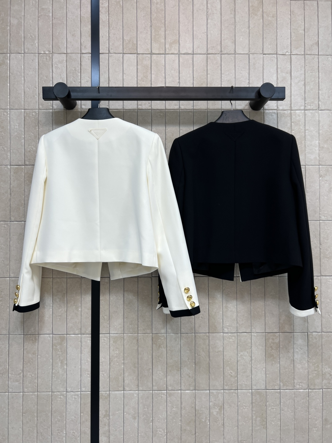 PD家 25秋冬新款 撞色圆领小香外套 黑白蝴蝶结撞色圆领开衫设计 简洁利落的H型剪裁小外套 经典黑白撞