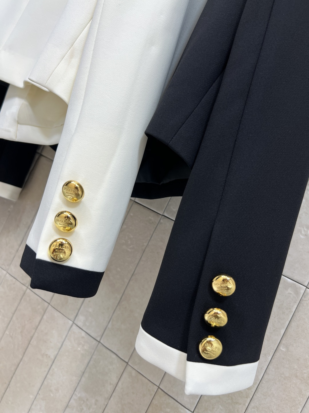 PD家 25秋冬新款 撞色圆领小香外套 黑白蝴蝶结撞色圆领开衫设计 简洁利落的H型剪裁小外套 经典黑白撞