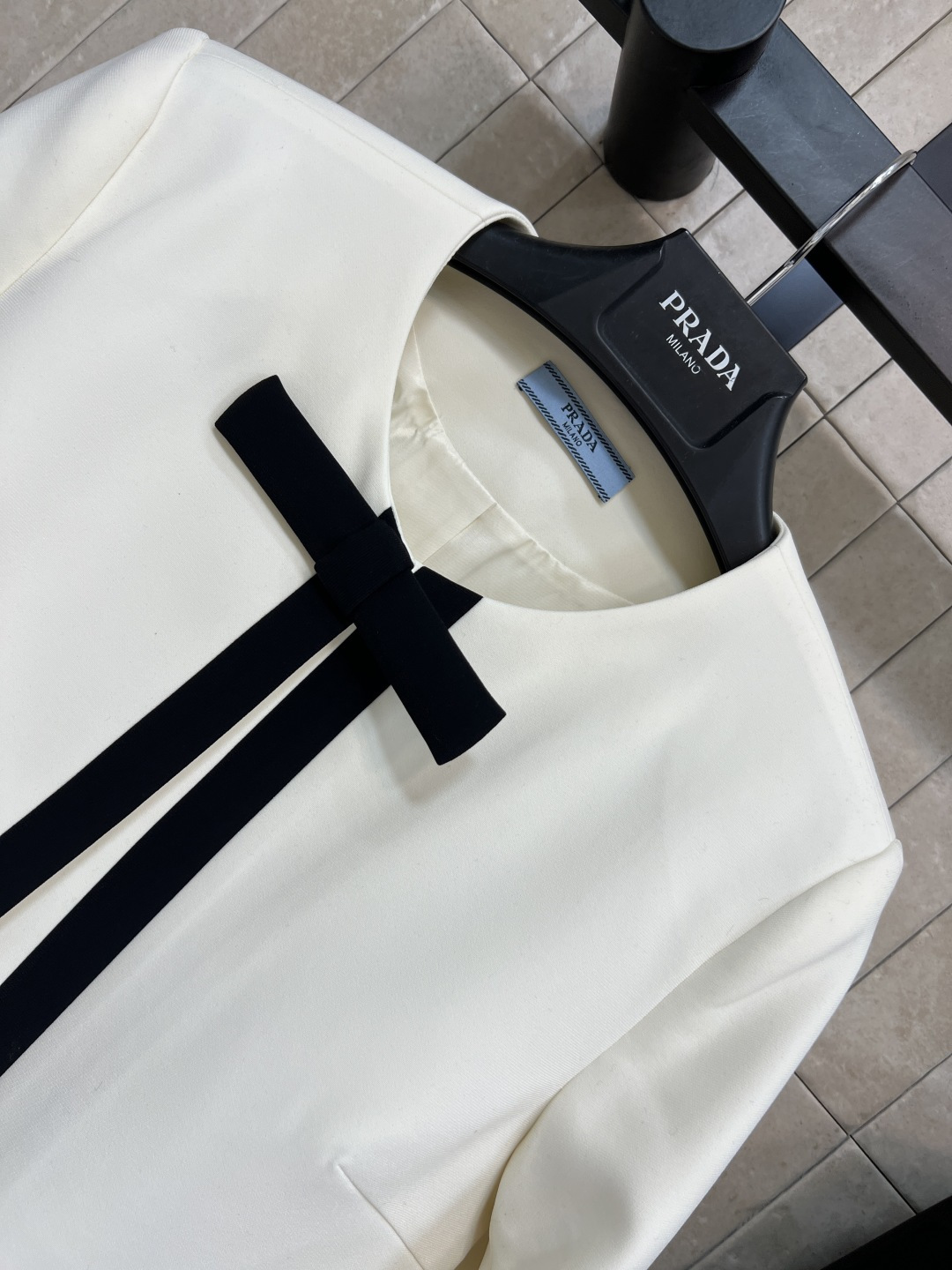 PD家 25秋冬新款 撞色圆领小香外套 黑白蝴蝶结撞色圆领开衫设计 简洁利落的H型剪裁小外套 经典黑白撞