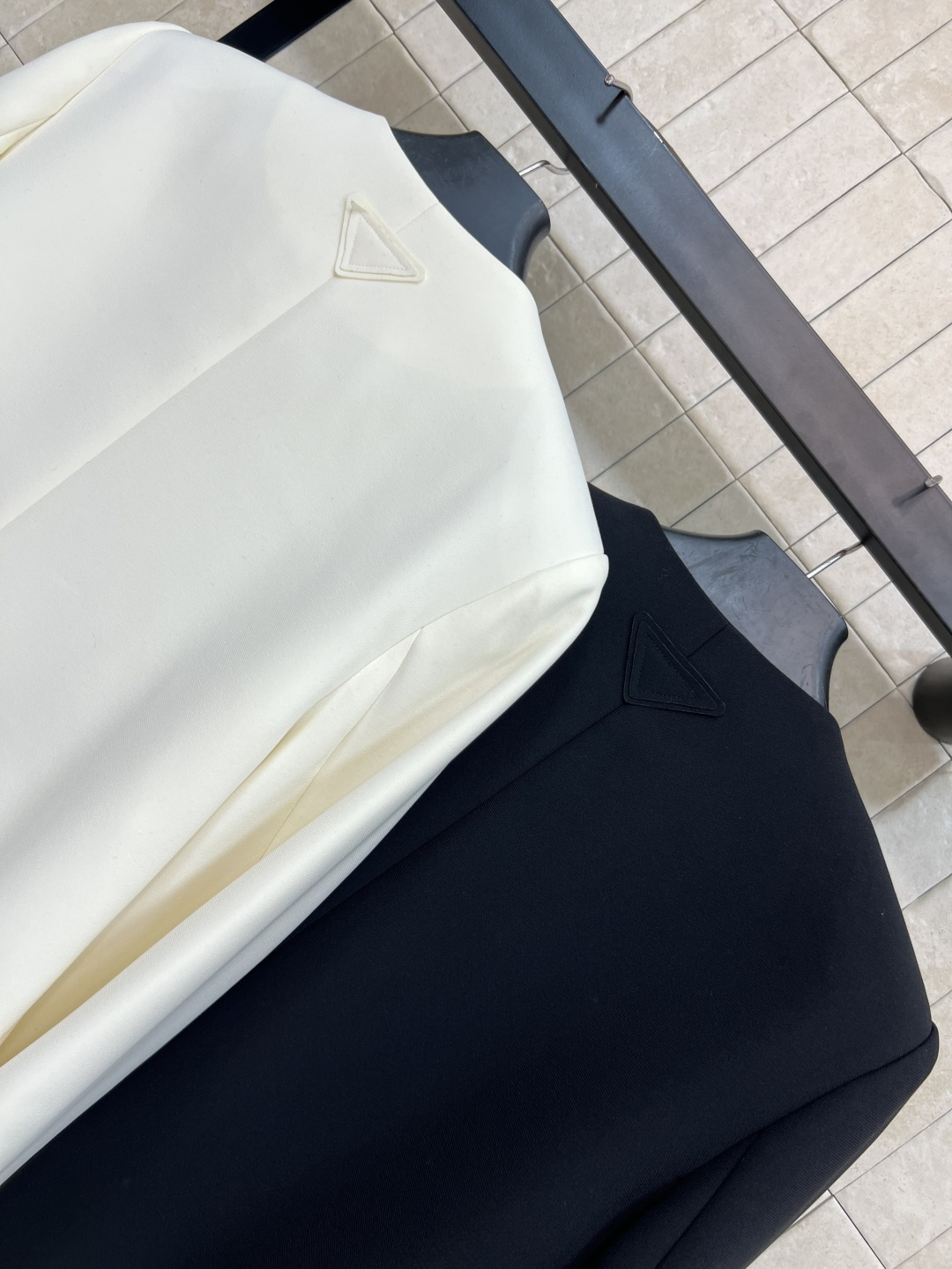 PD家 25秋冬新款 撞色圆领小香外套 黑白蝴蝶结撞色圆领开衫设计 简洁利落的H型剪裁小外套 经典黑白撞