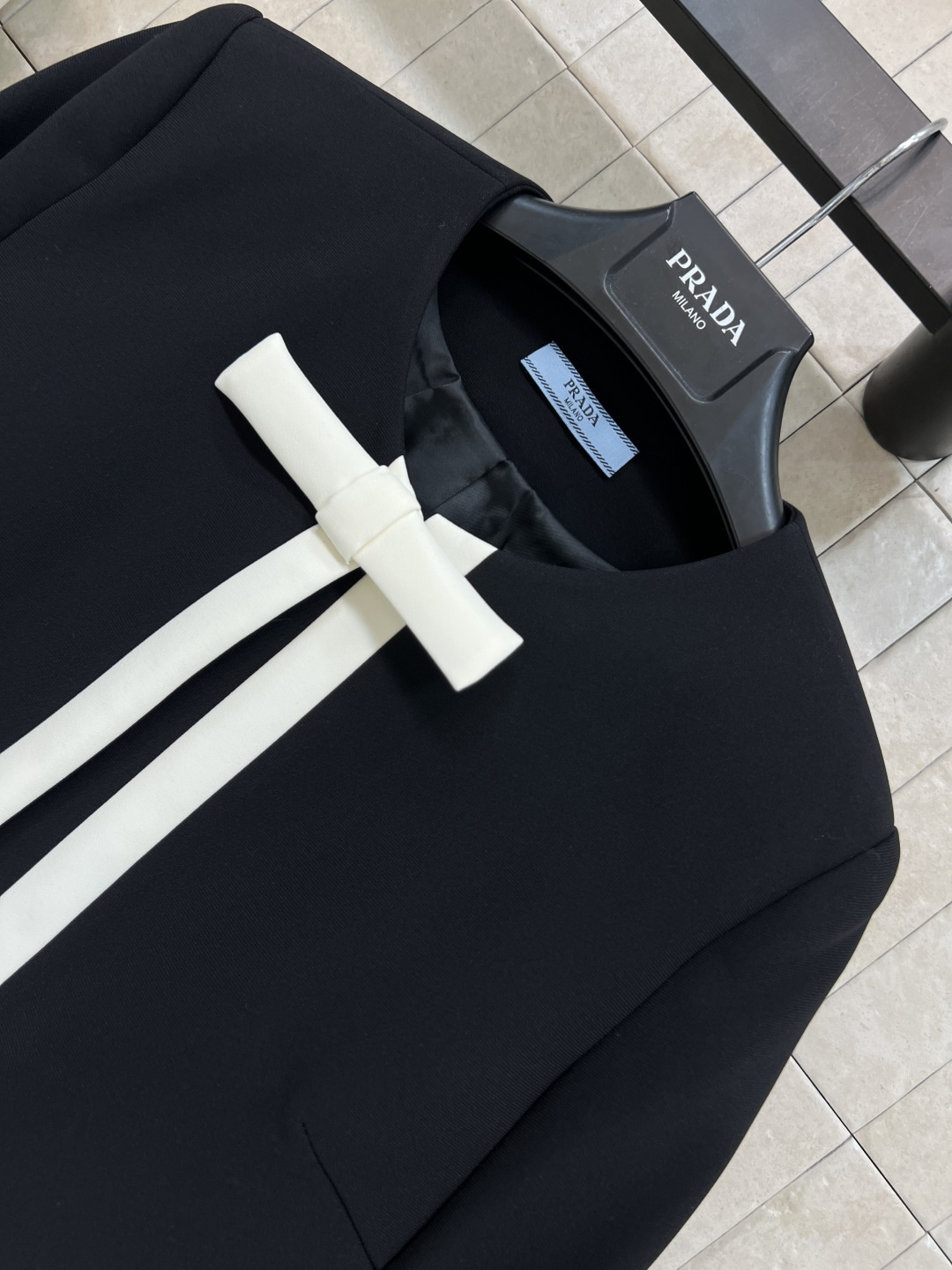 PD家 25秋冬新款 撞色圆领小香外套 黑白蝴蝶结撞色圆领开衫设计 简洁利落的H型剪裁小外套 经典黑白撞