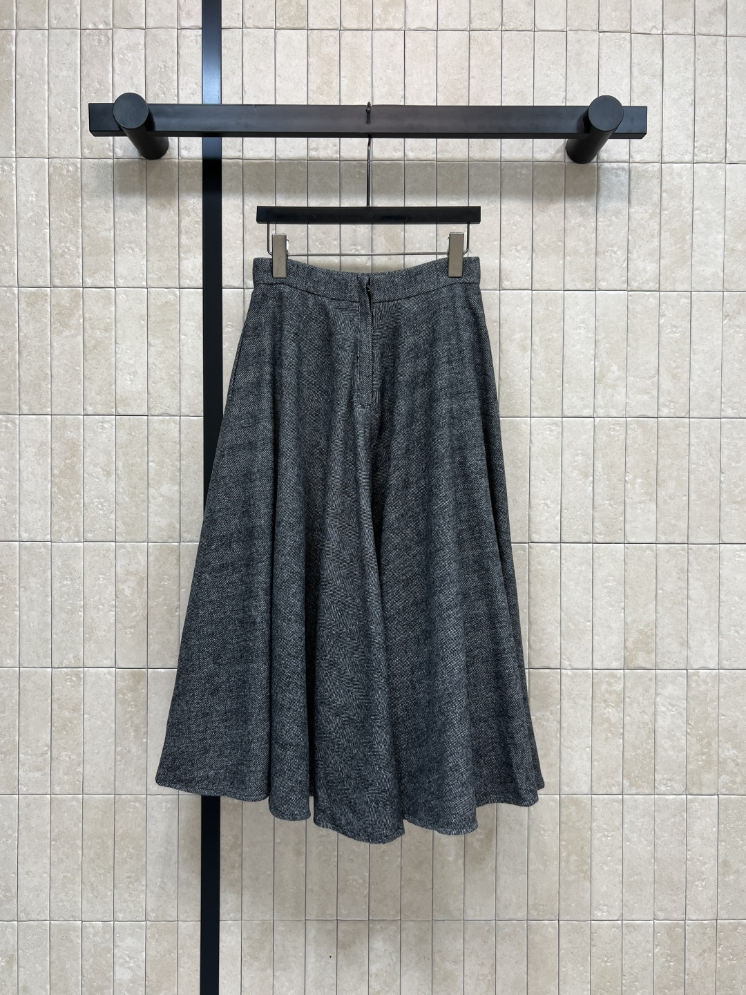 25秋冬新款 花灰色羊毛西装外套搭配高腰半裙 非常显高级的灰色廓形西装 里面豹纹内衬设计 一套上身减龄又